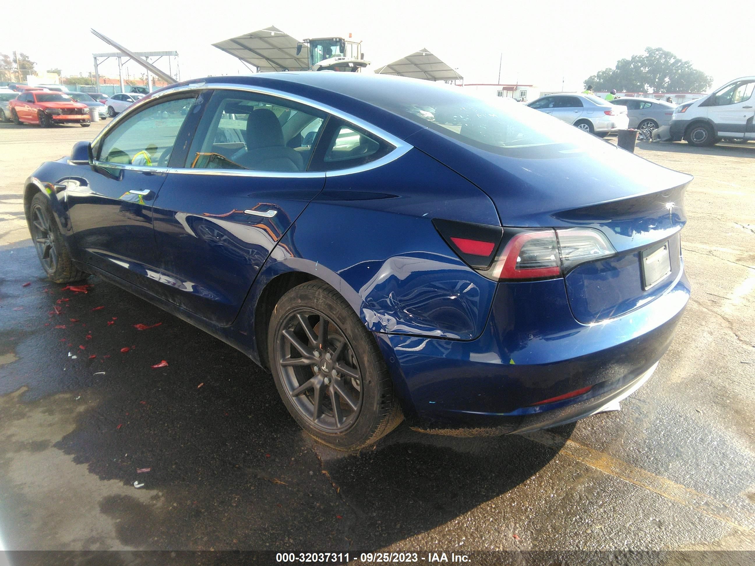 Photo 2 VIN: 5YJ3E1EA5KF190372 - TESLA MODEL 3 