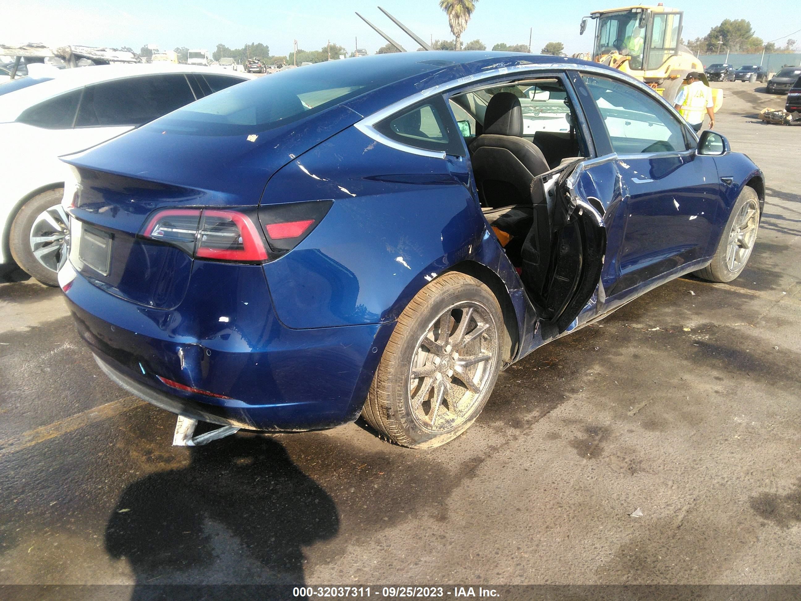 Photo 3 VIN: 5YJ3E1EA5KF190372 - TESLA MODEL 3 