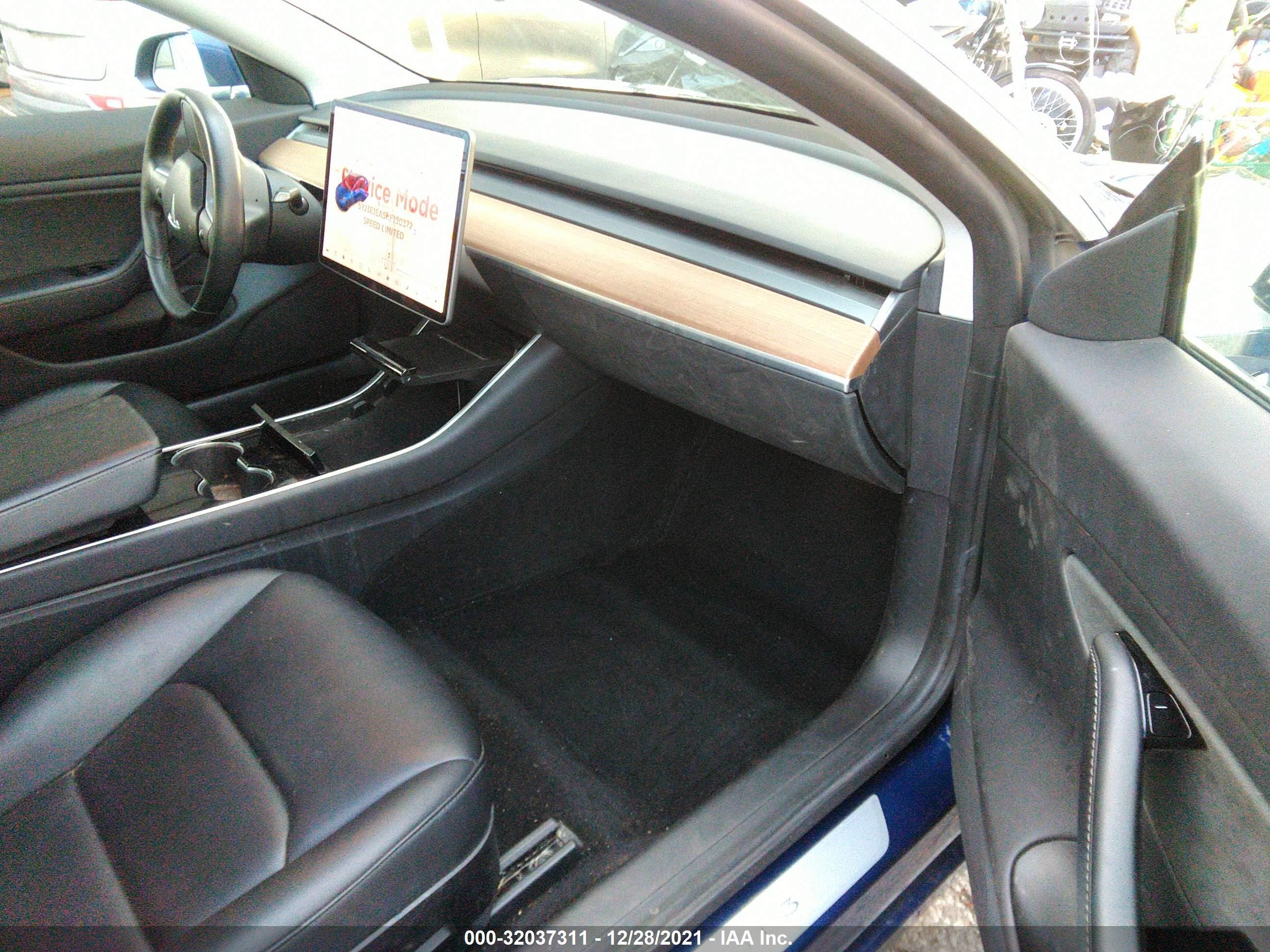 Photo 4 VIN: 5YJ3E1EA5KF190372 - TESLA MODEL 3 