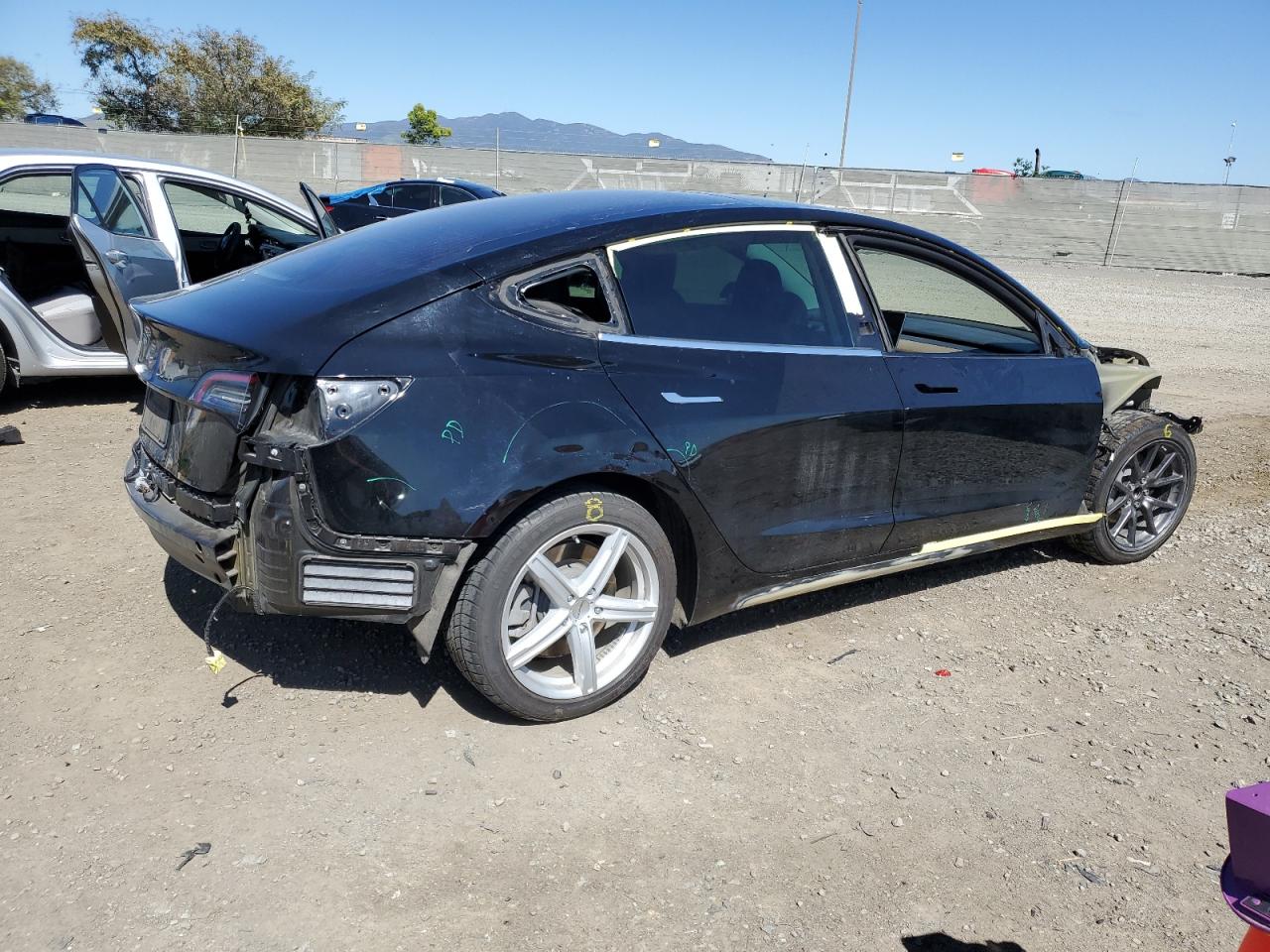 Photo 2 VIN: 5YJ3E1EA5KF305679 - TESLA MODEL 3 