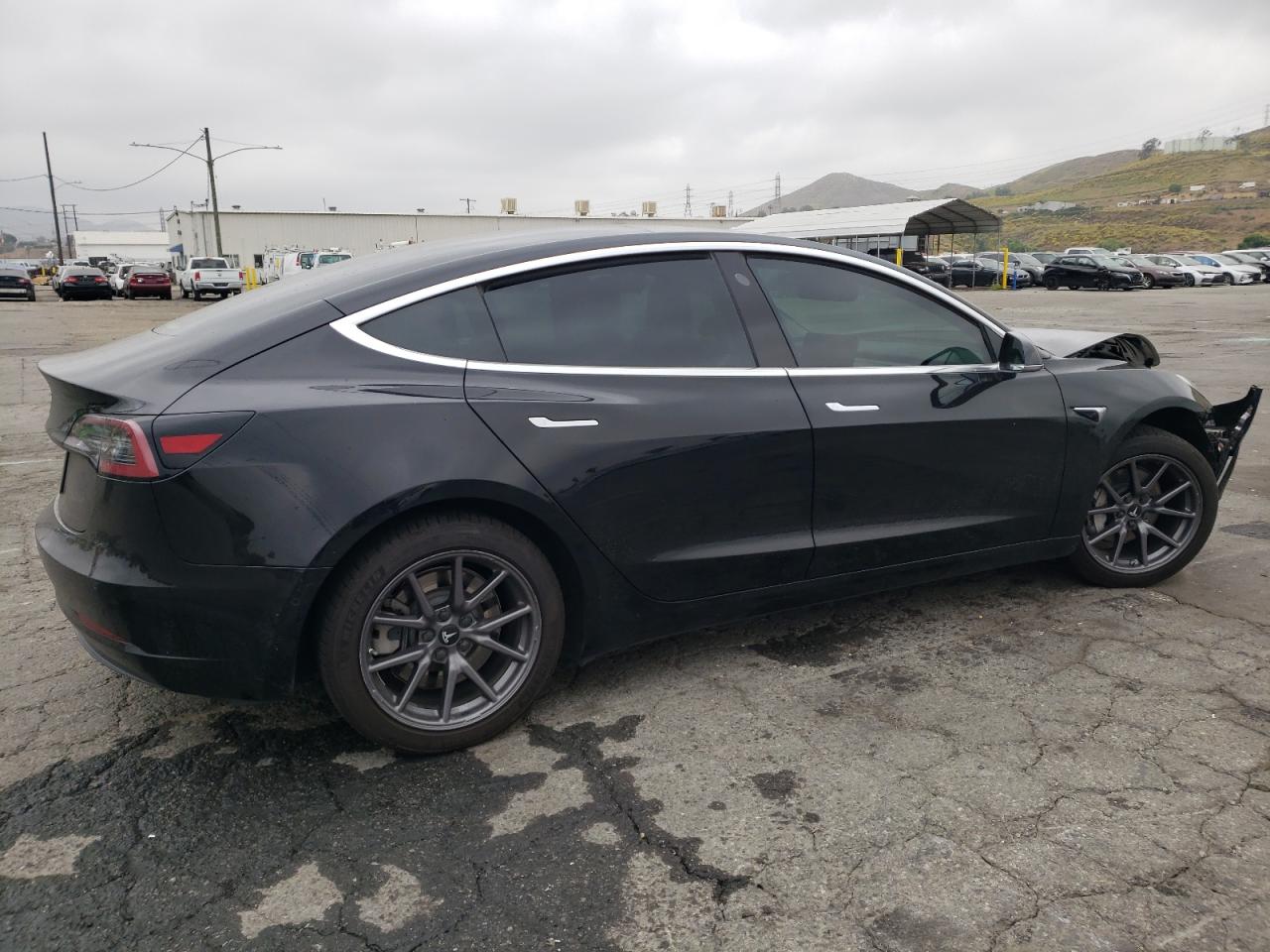 Photo 2 VIN: 5YJ3E1EA5KF307075 - TESLA MODEL 3 