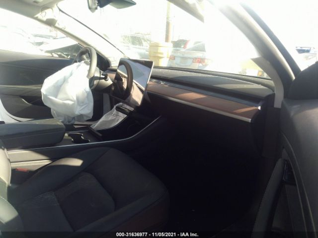 Photo 4 VIN: 5YJ3E1EA5LF744933 - TESLA MODEL 3 