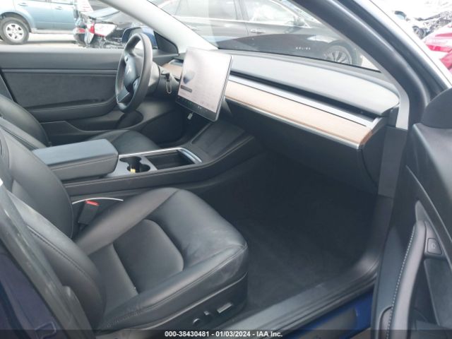 Photo 4 VIN: 5YJ3E1EA5MF939433 - TESLA MODEL 3 