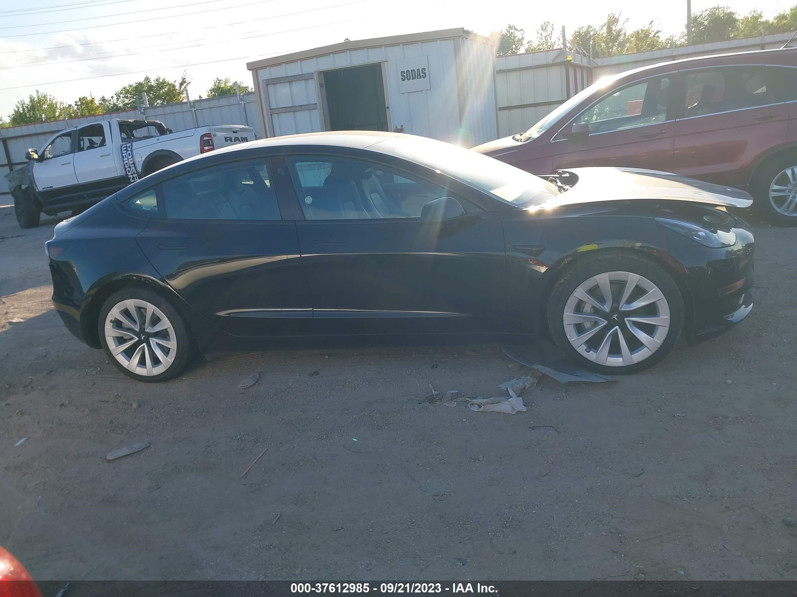 Photo 11 VIN: 5YJ3E1EA5PF435341 - TESLA MODEL 3 