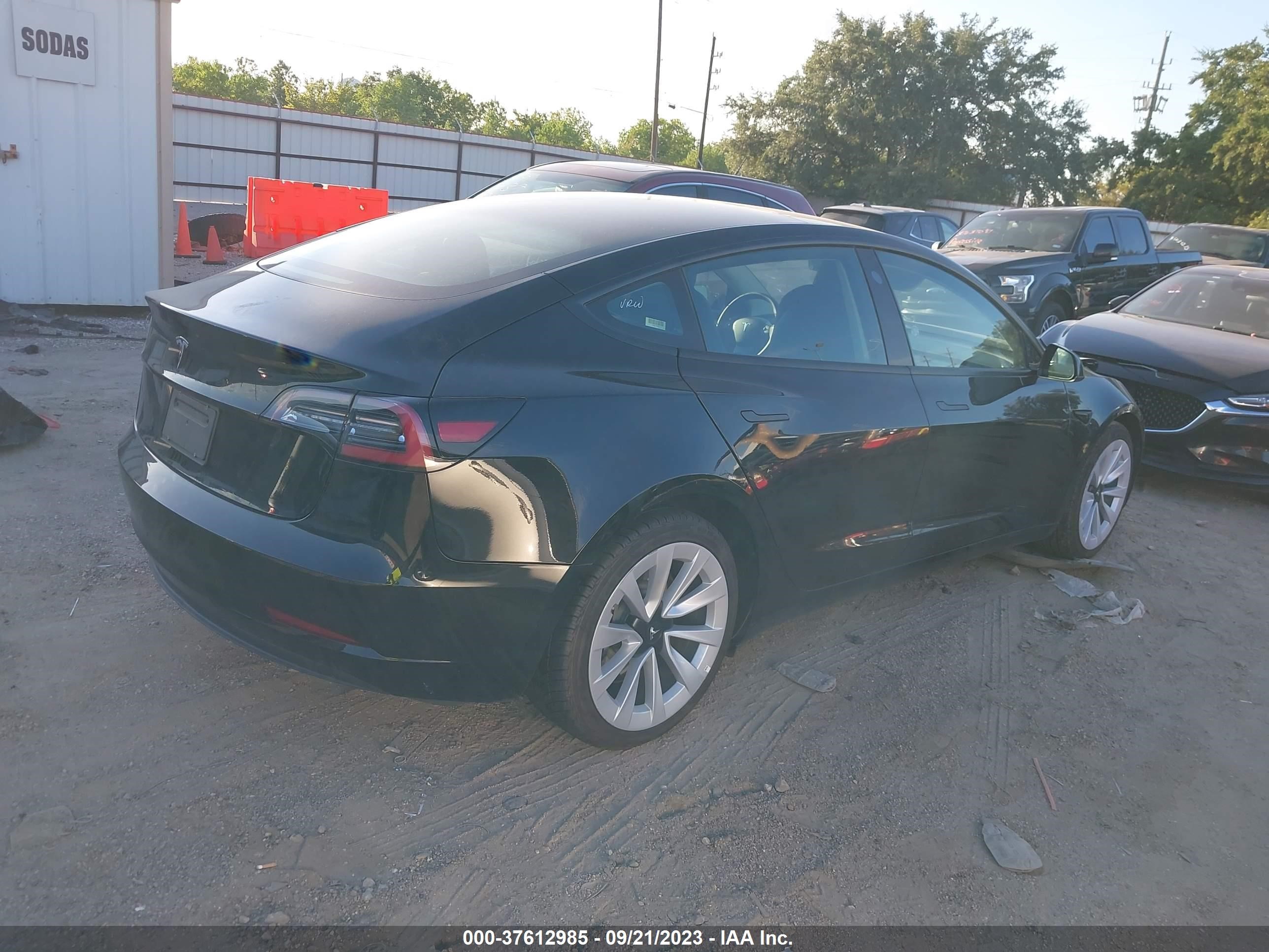 Photo 3 VIN: 5YJ3E1EA5PF435341 - TESLA MODEL 3 