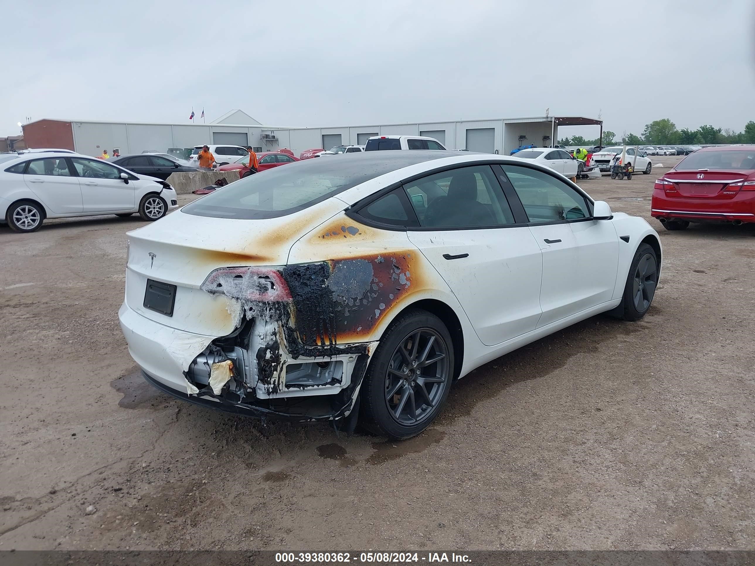 Photo 3 VIN: 5YJ3E1EA5PF483339 - TESLA MODEL 3 