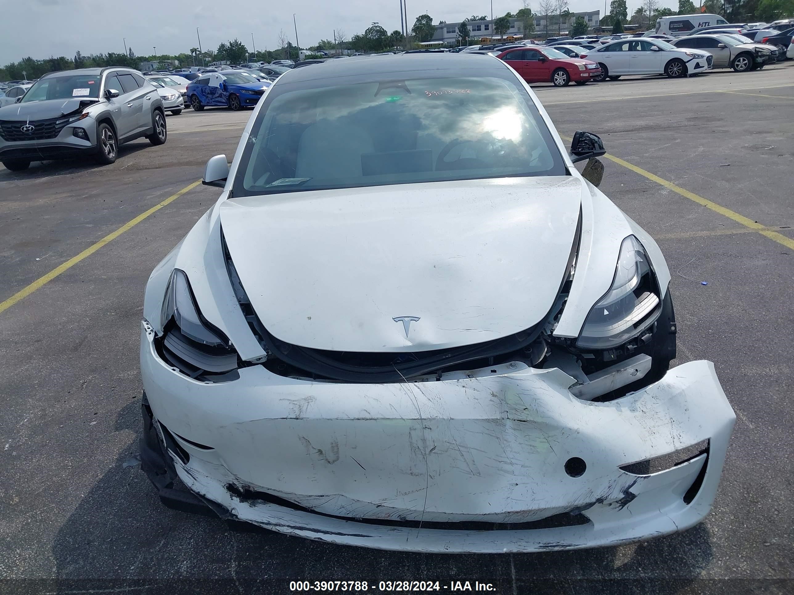 Photo 10 VIN: 5YJ3E1EA5PF510541 - TESLA MODEL 3 