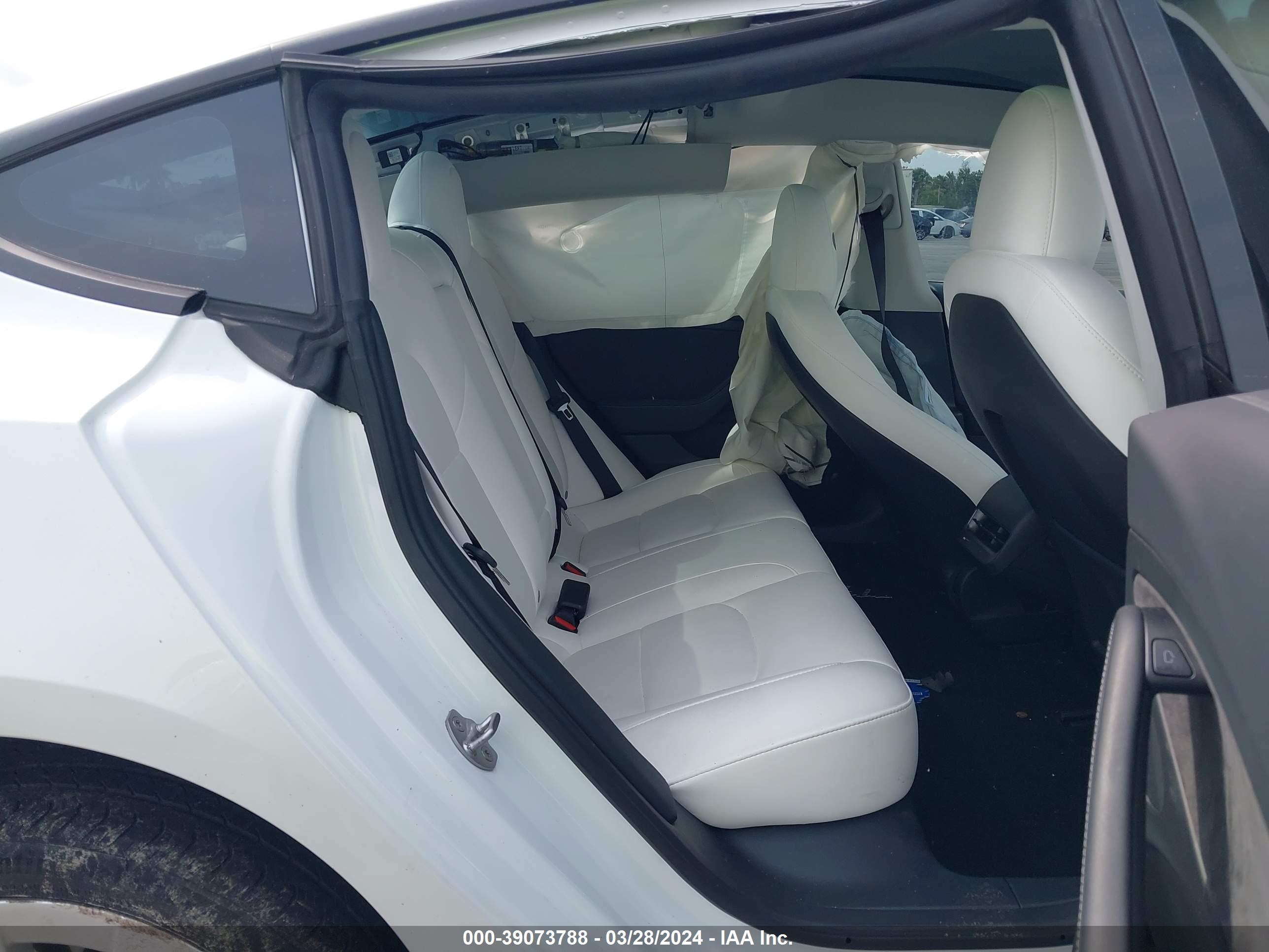 Photo 7 VIN: 5YJ3E1EA5PF510541 - TESLA MODEL 3 