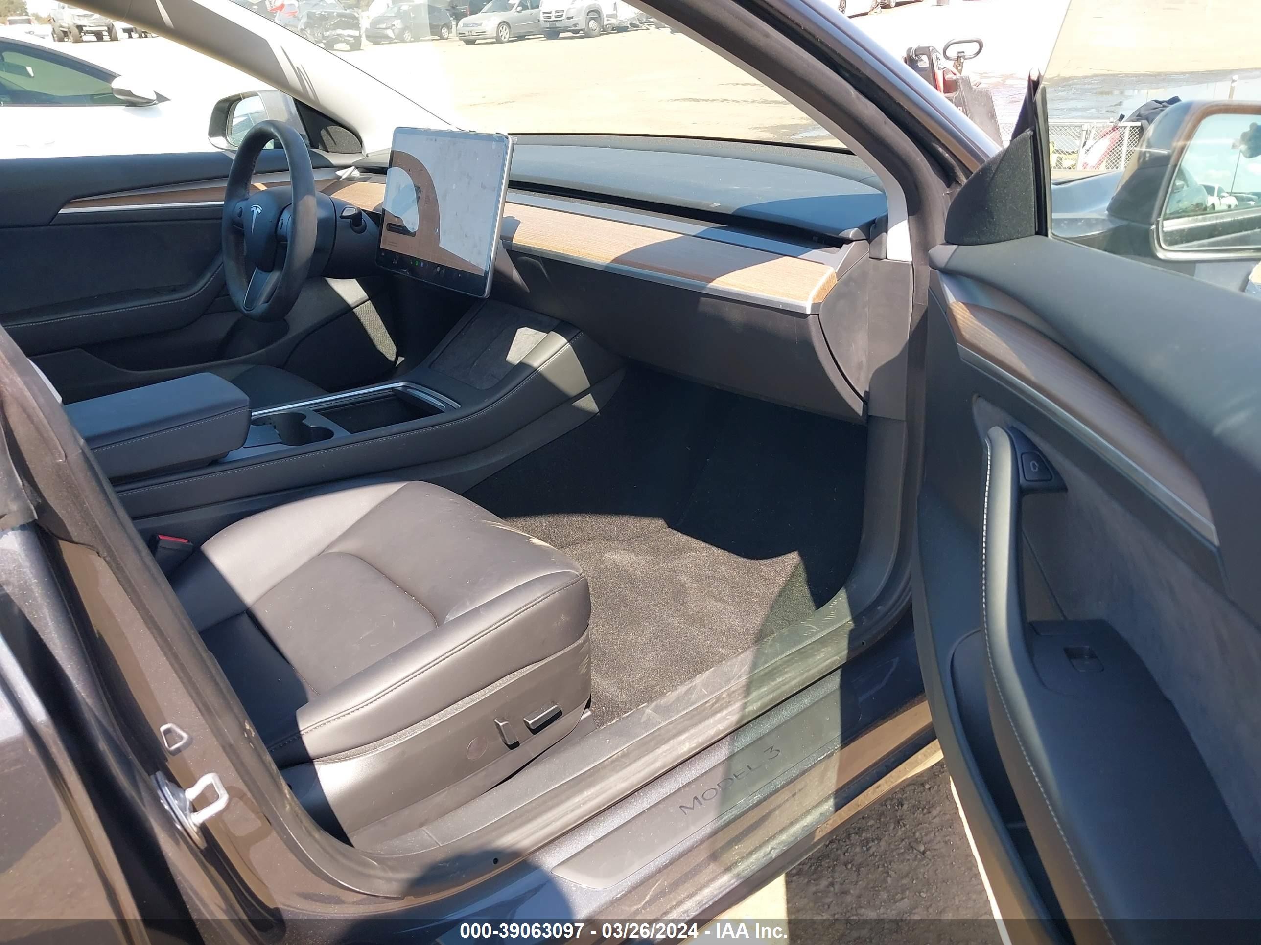 Photo 4 VIN: 5YJ3E1EA5PF519238 - TESLA MODEL 3 