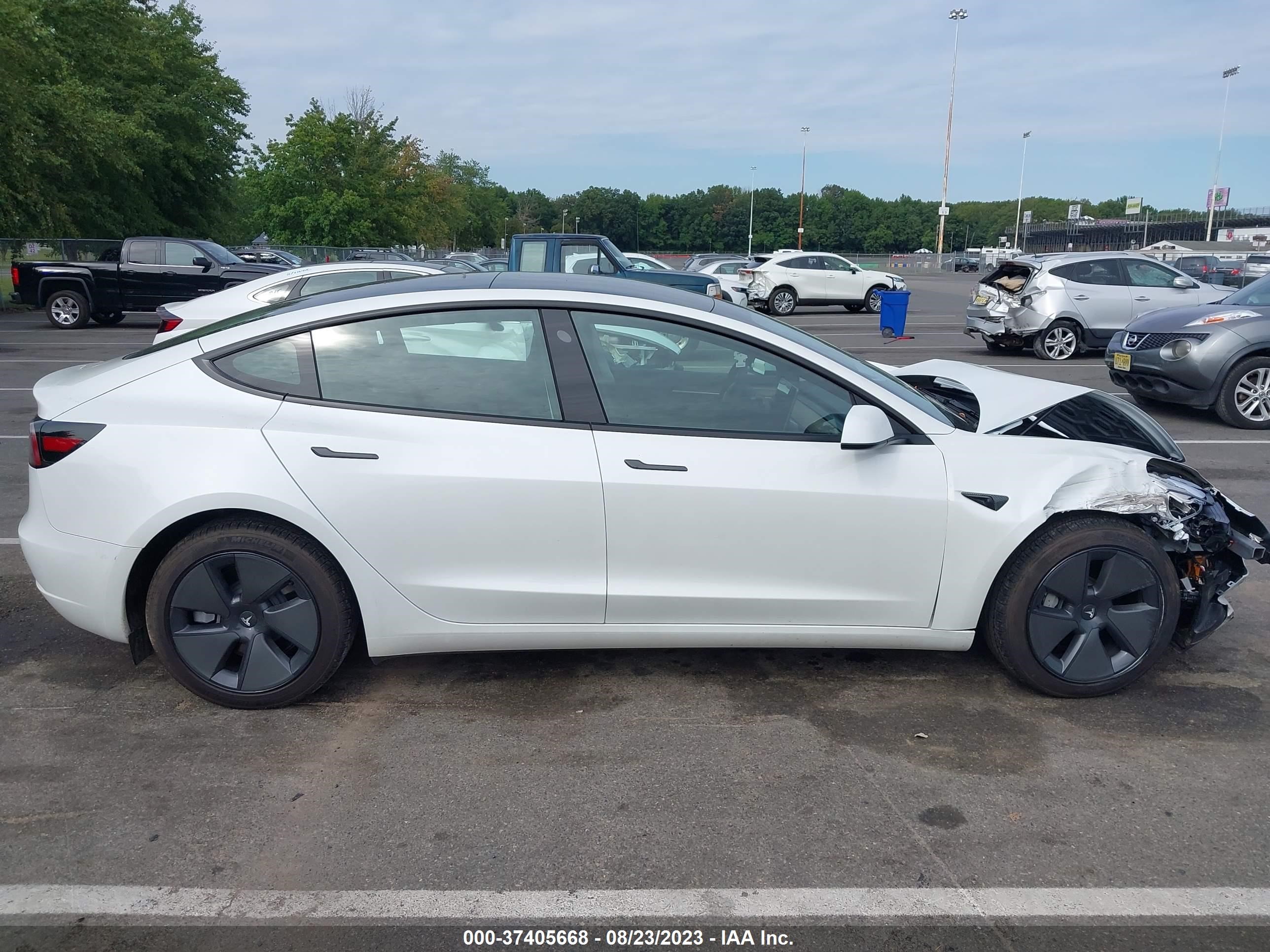 Photo 12 VIN: 5YJ3E1EA5PF556693 - TESLA MODEL 3 