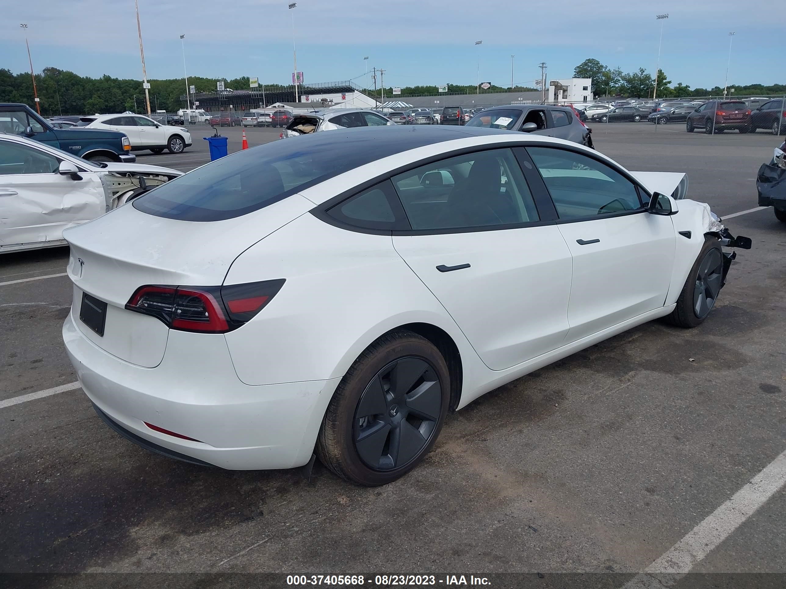 Photo 3 VIN: 5YJ3E1EA5PF556693 - TESLA MODEL 3 