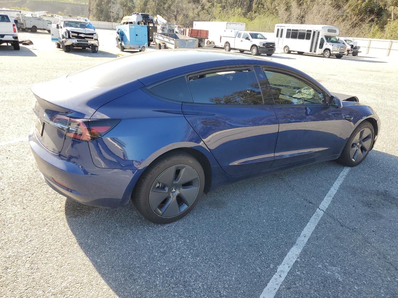 Photo 2 VIN: 5YJ3E1EA5PF660763 - TESLA MODEL 3 