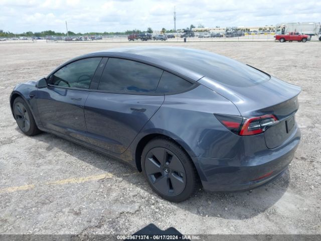 Photo 2 VIN: 5YJ3E1EA5PF702476 - TESLA MODEL 3 