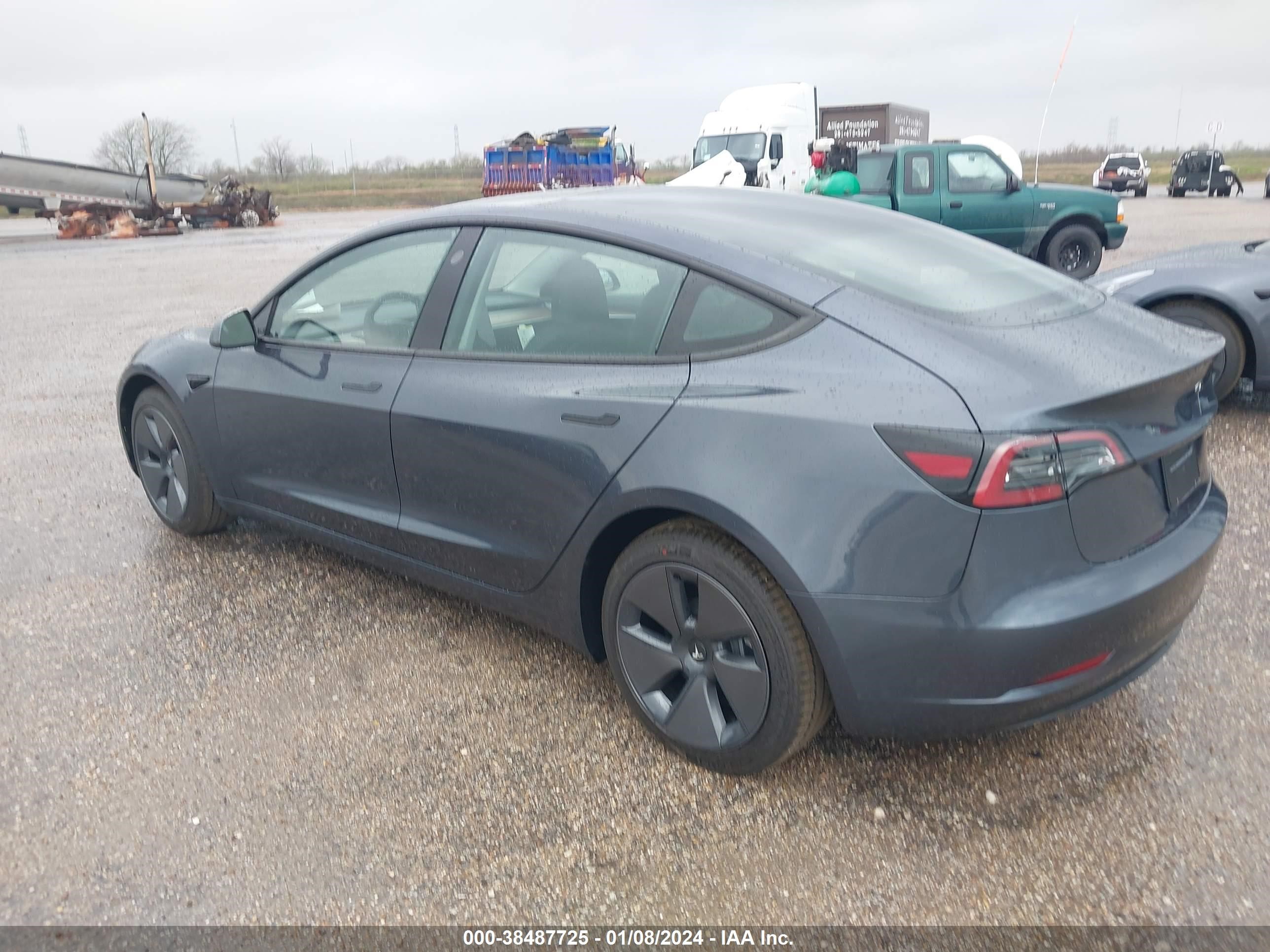 Photo 2 VIN: 5YJ3E1EA5PF705619 - TESLA MODEL 3 