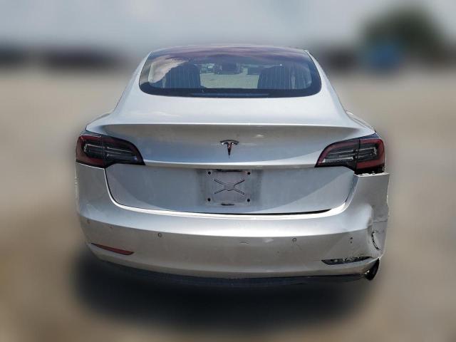 Photo 5 VIN: 5YJ3E1EA6JF008760 - TESLA MODEL 3 