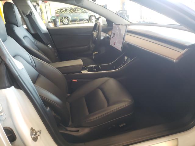 Photo 4 VIN: 5YJ3E1EA6JF038731 - TESLA MODEL 3 