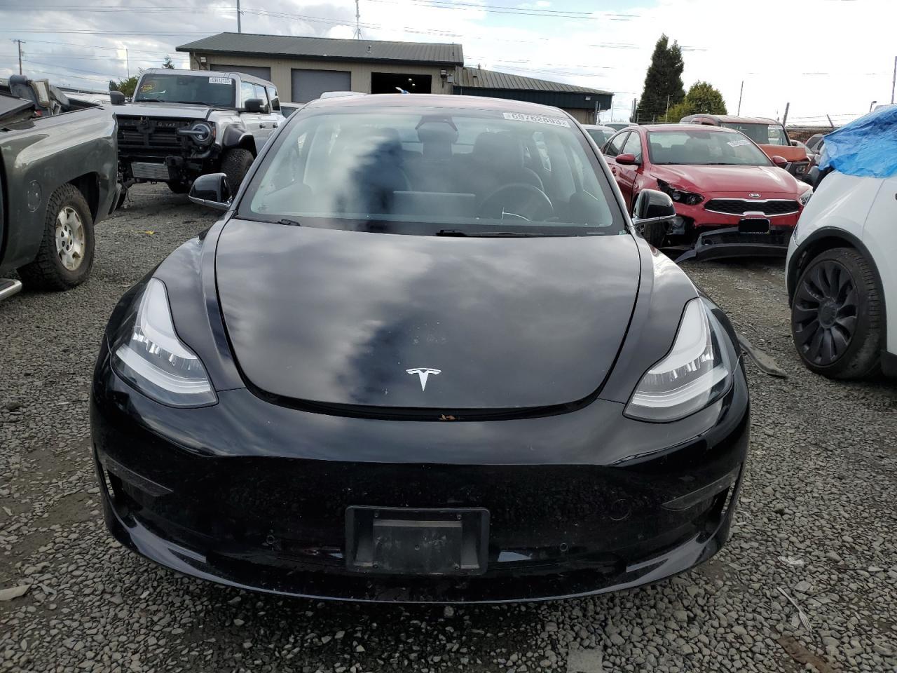 Photo 4 VIN: 5YJ3E1EA6JF040611 - TESLA MODEL 3 