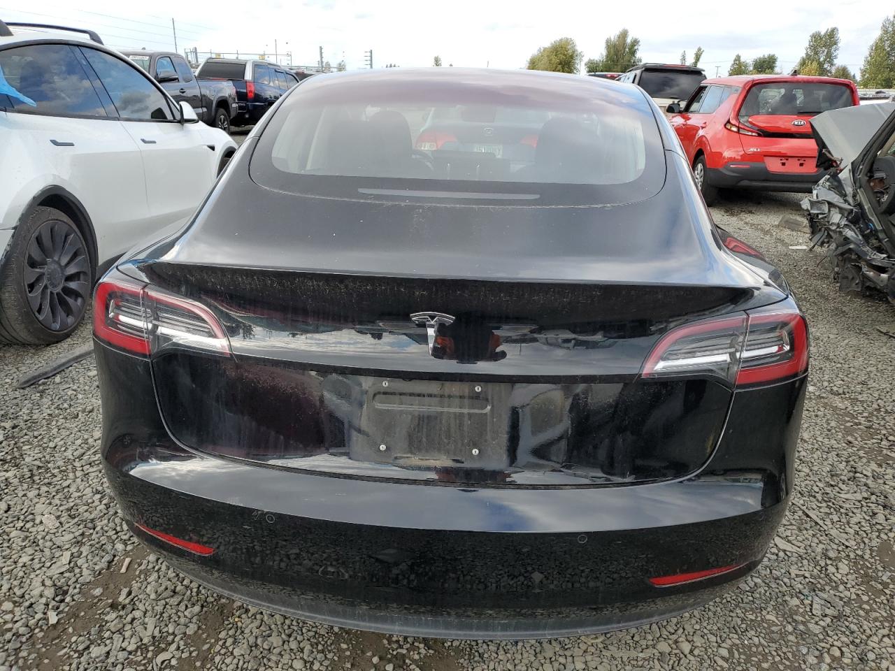 Photo 5 VIN: 5YJ3E1EA6JF040611 - TESLA MODEL 3 