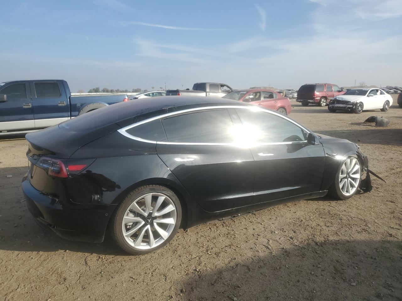 Photo 2 VIN: 5YJ3E1EA6JF046702 - TESLA MODEL 3 