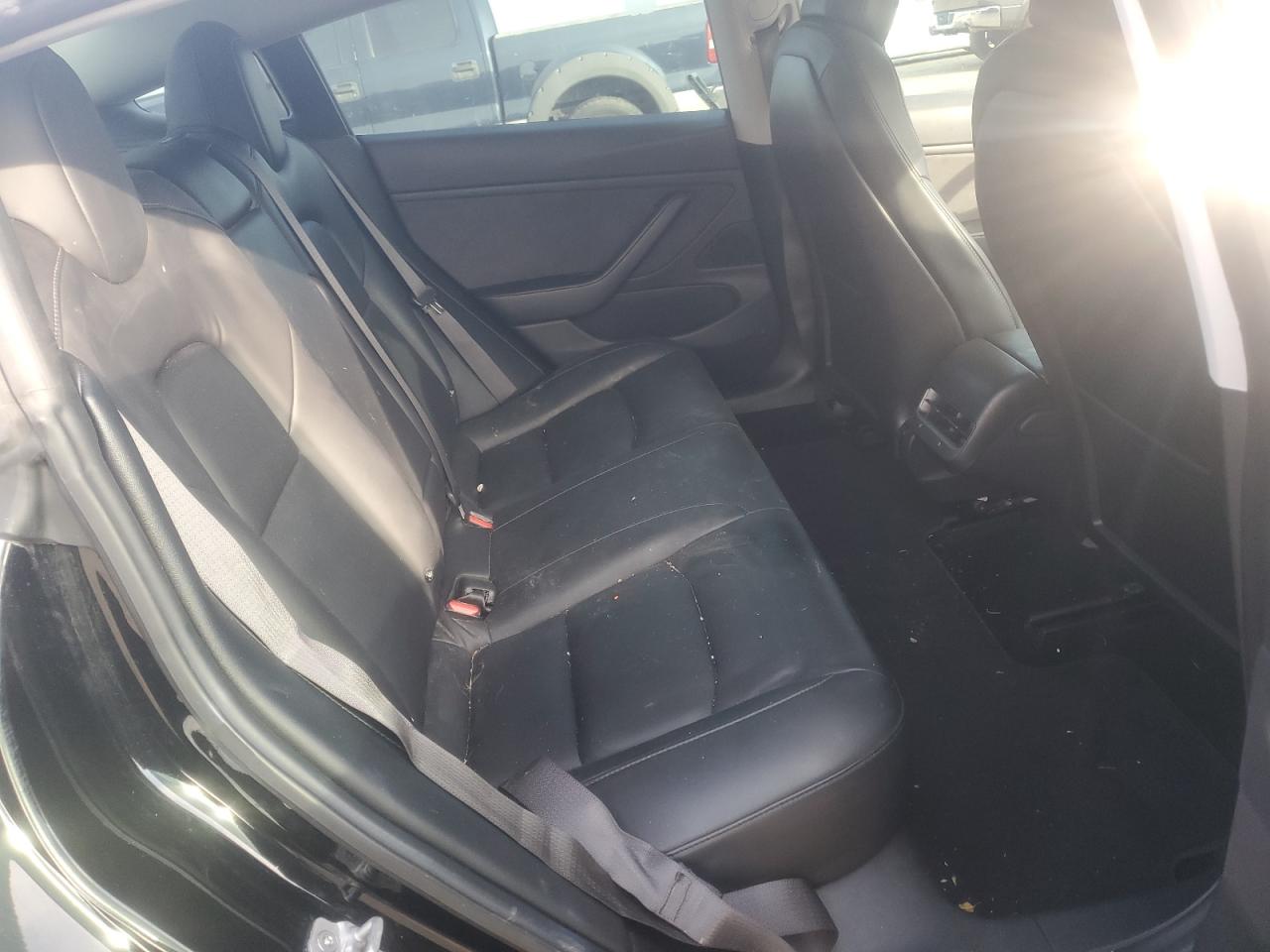 Photo 9 VIN: 5YJ3E1EA6JF046702 - TESLA MODEL 3 