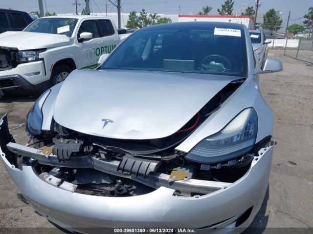 Photo 5 VIN: 5YJ3E1EA6JF048501 - TESLA MODEL 3 