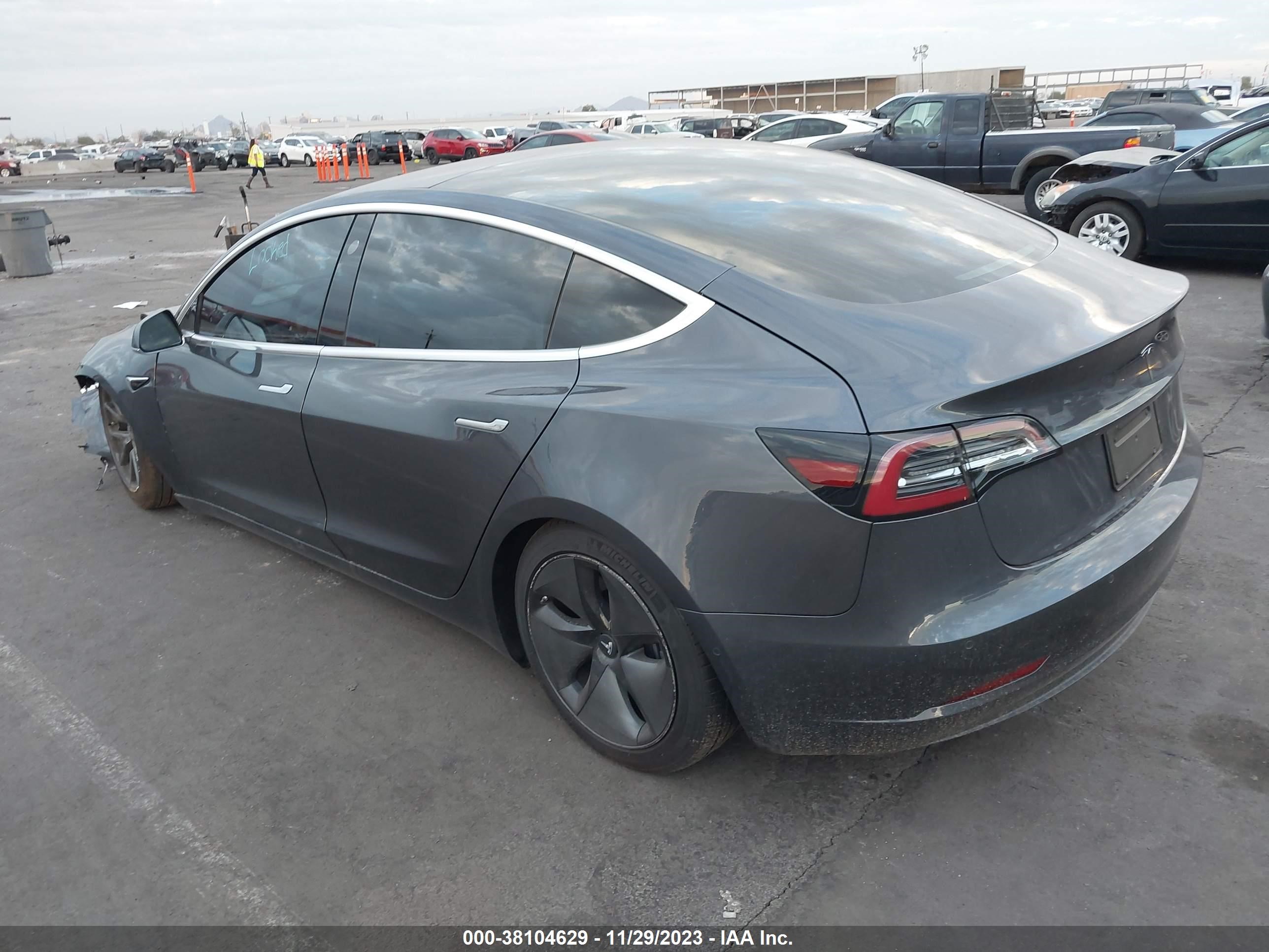 Photo 2 VIN: 5YJ3E1EA6JF052323 - TESLA MODEL 3 