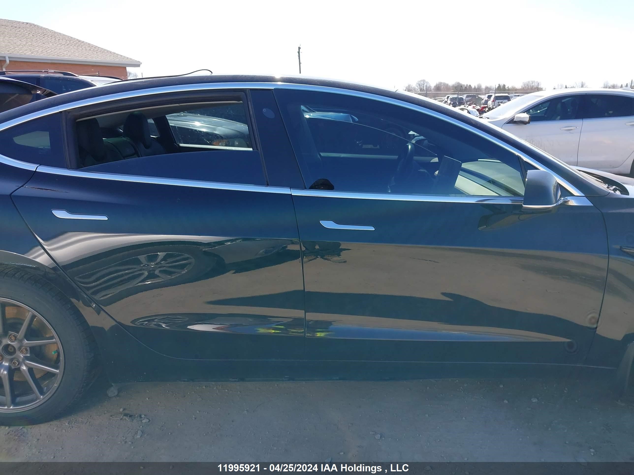 Photo 11 VIN: 5YJ3E1EA6JF179864 - TESLA MODEL 3 