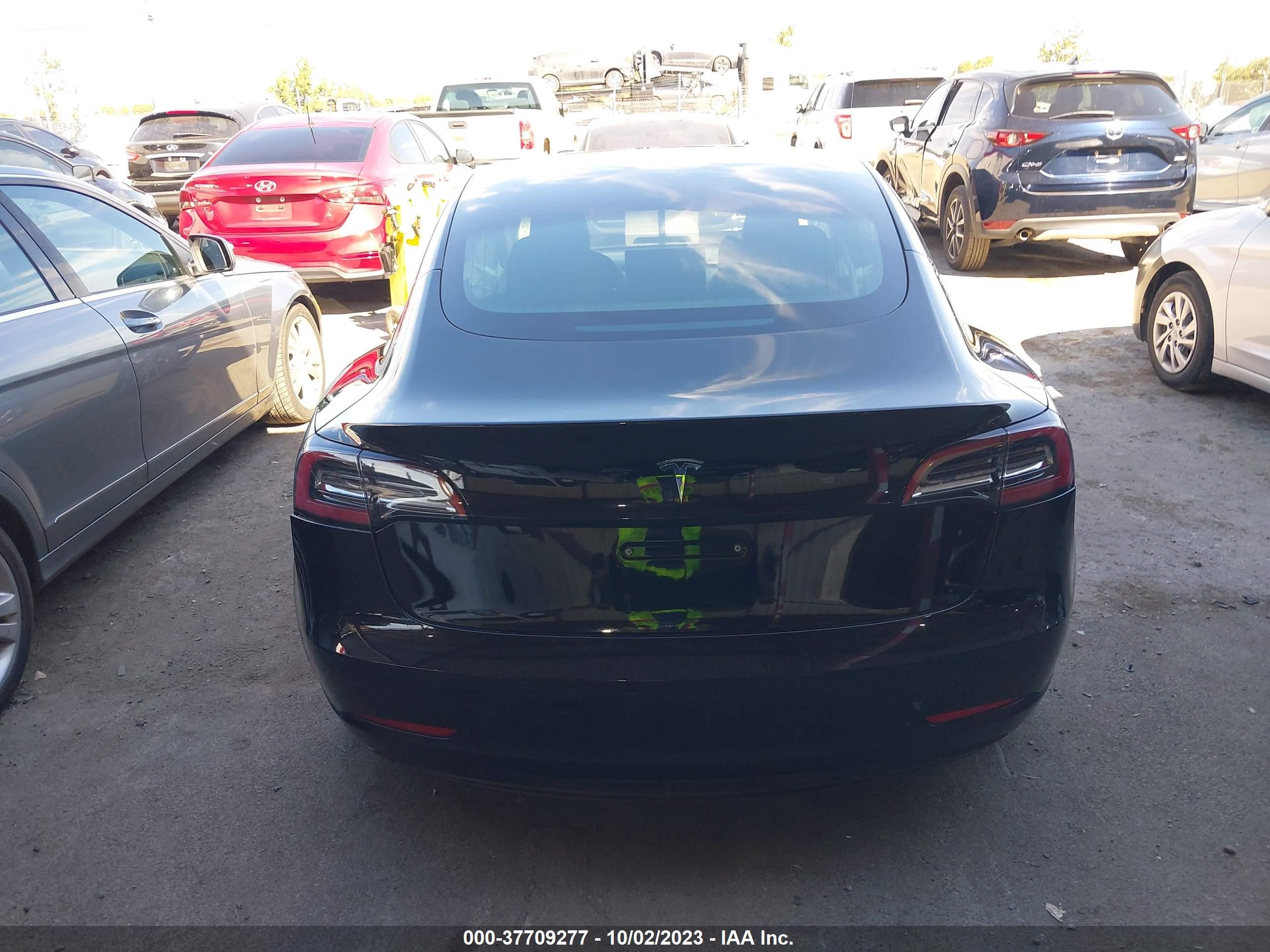 Photo 13 VIN: 5YJ3E1EA6KF361677 - TESLA MODEL 3 