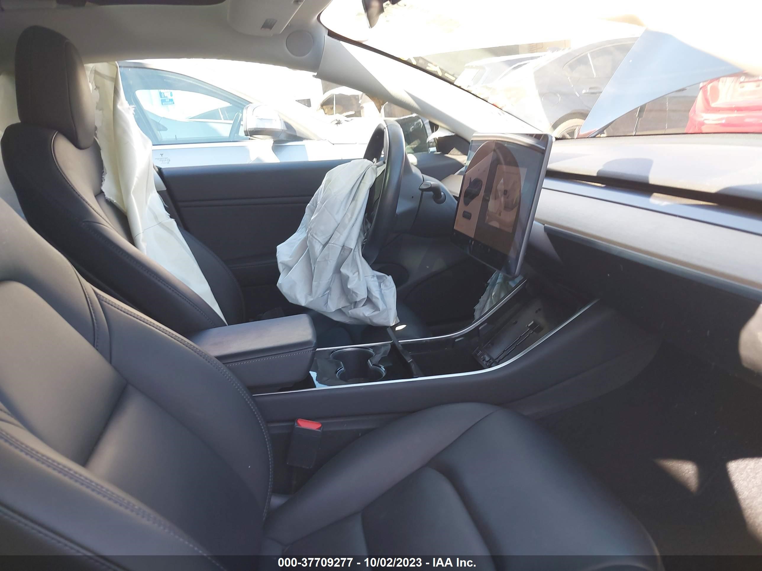 Photo 4 VIN: 5YJ3E1EA6KF361677 - TESLA MODEL 3 