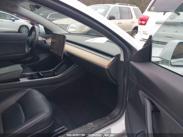 Photo 4 VIN: 5YJ3E1EA6KF397255 - TESLA MODEL 3 