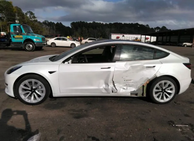 Photo 5 VIN: 5YJ3E1EA6NF331017 - TESLA MODEL 3 