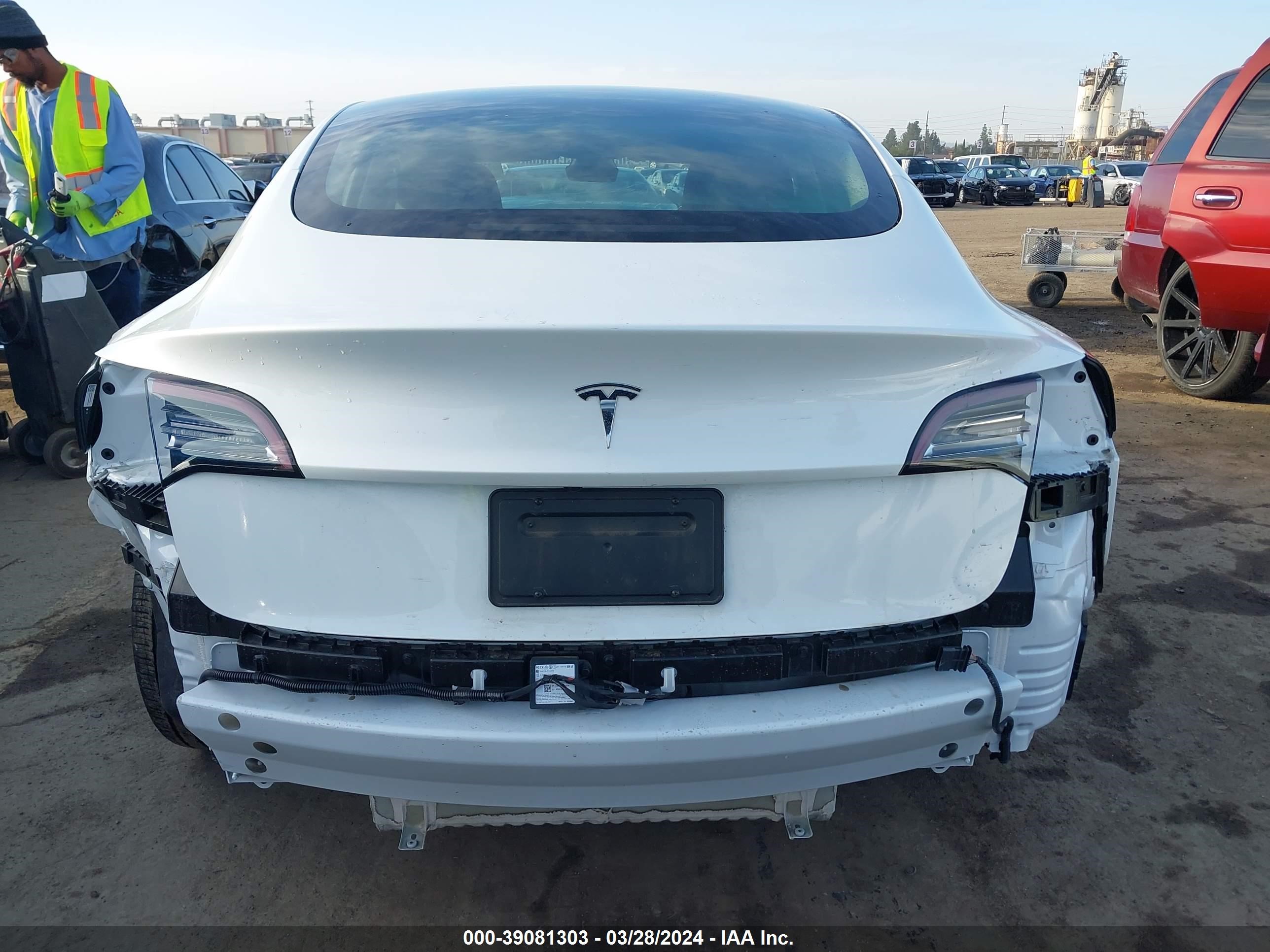 Photo 16 VIN: 5YJ3E1EA6NF375969 - TESLA MODEL 3 