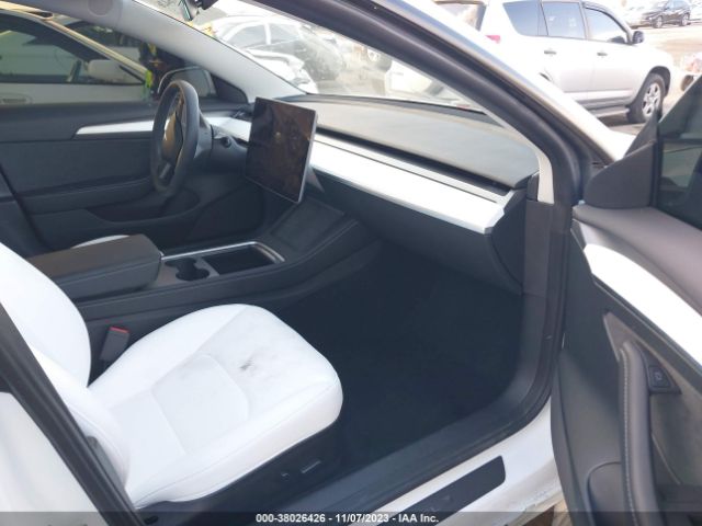 Photo 4 VIN: 5YJ3E1EA6PF395948 - TESLA MODEL 3 