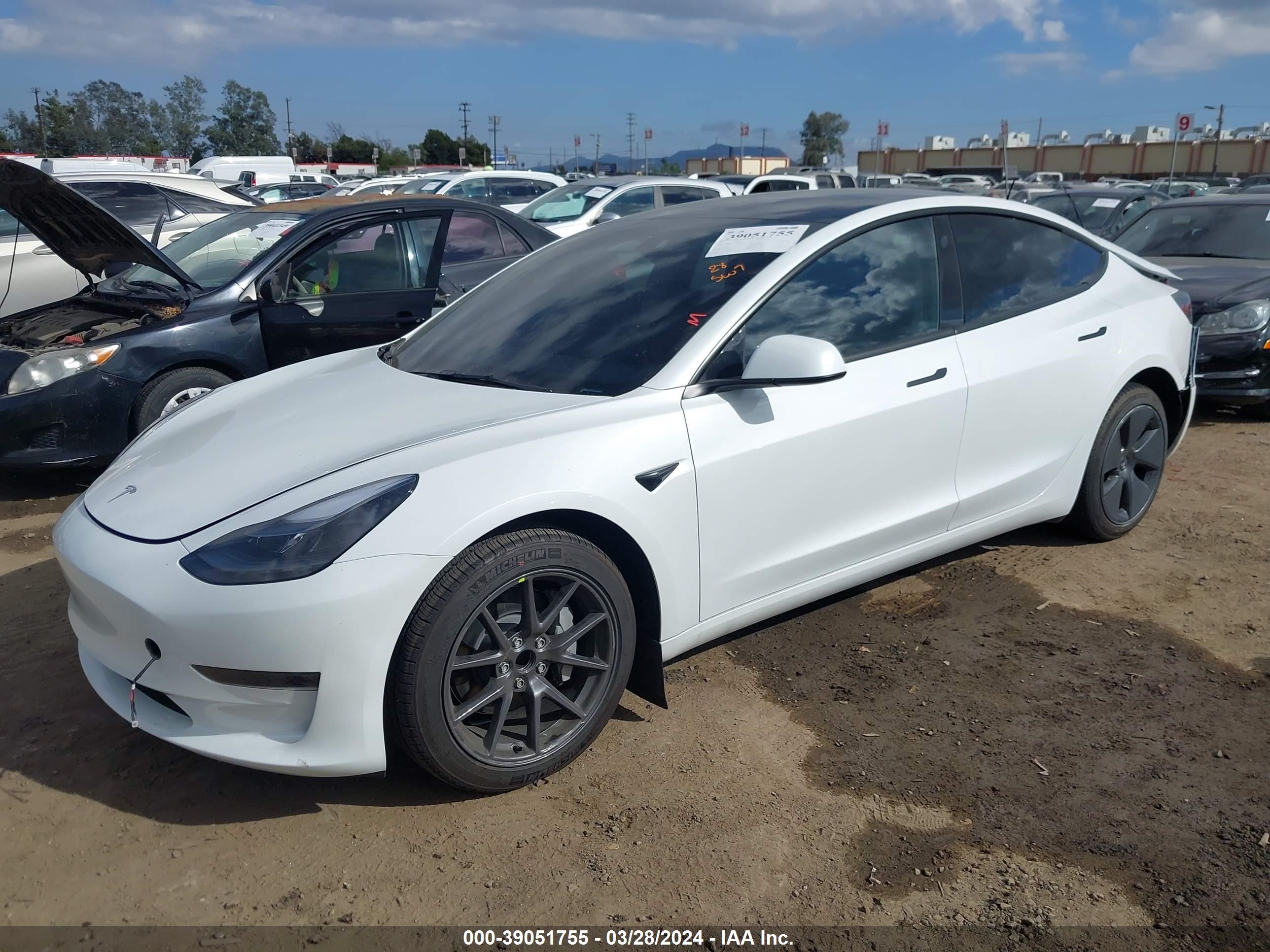 Photo 1 VIN: 5YJ3E1EA6PF417107 - TESLA MODEL 3 