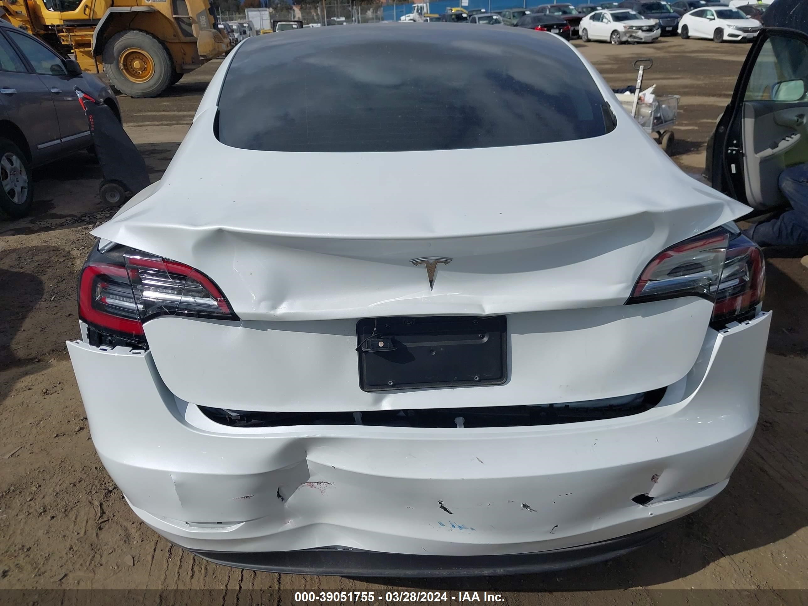 Photo 15 VIN: 5YJ3E1EA6PF417107 - TESLA MODEL 3 