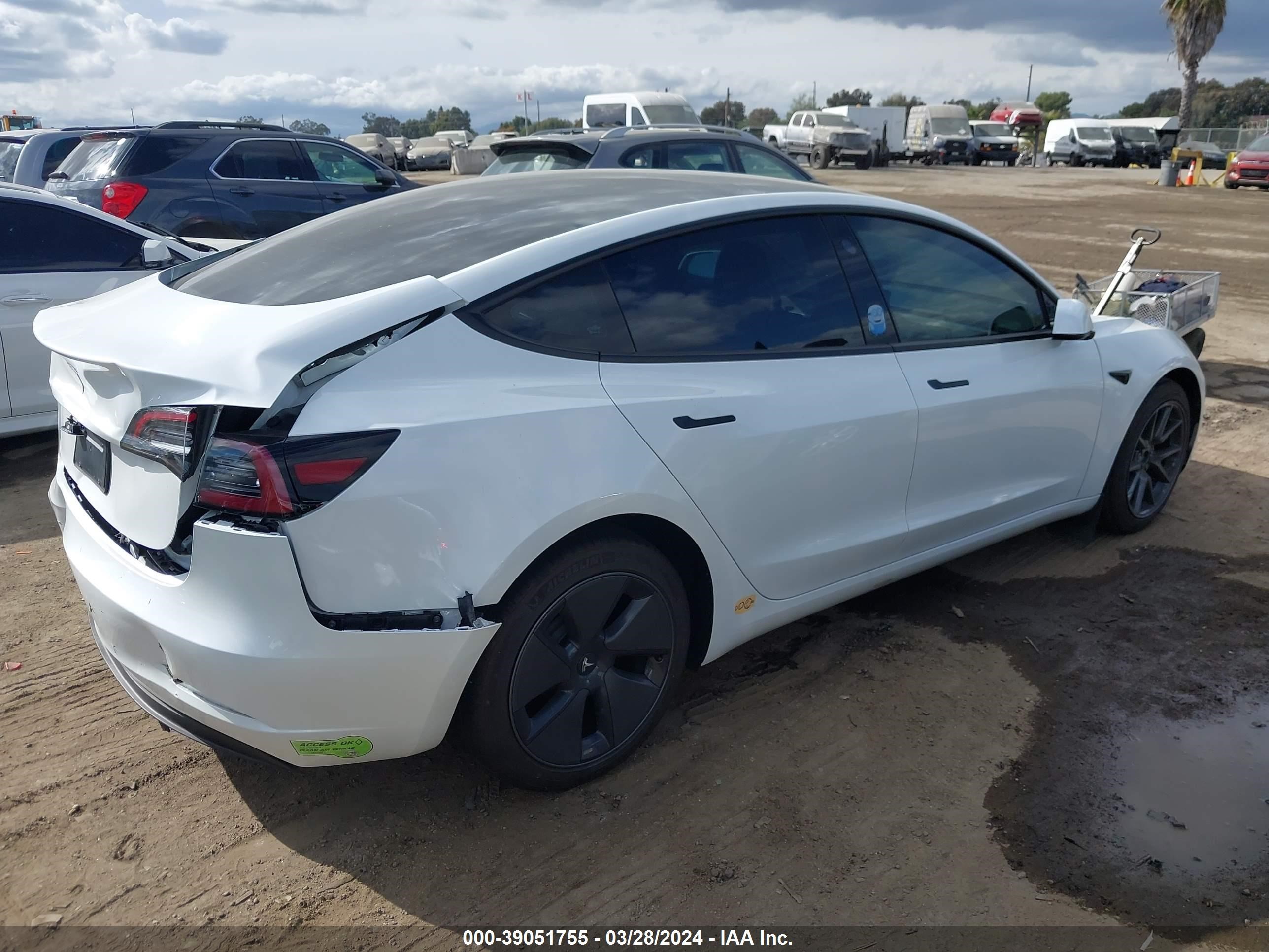 Photo 3 VIN: 5YJ3E1EA6PF417107 - TESLA MODEL 3 