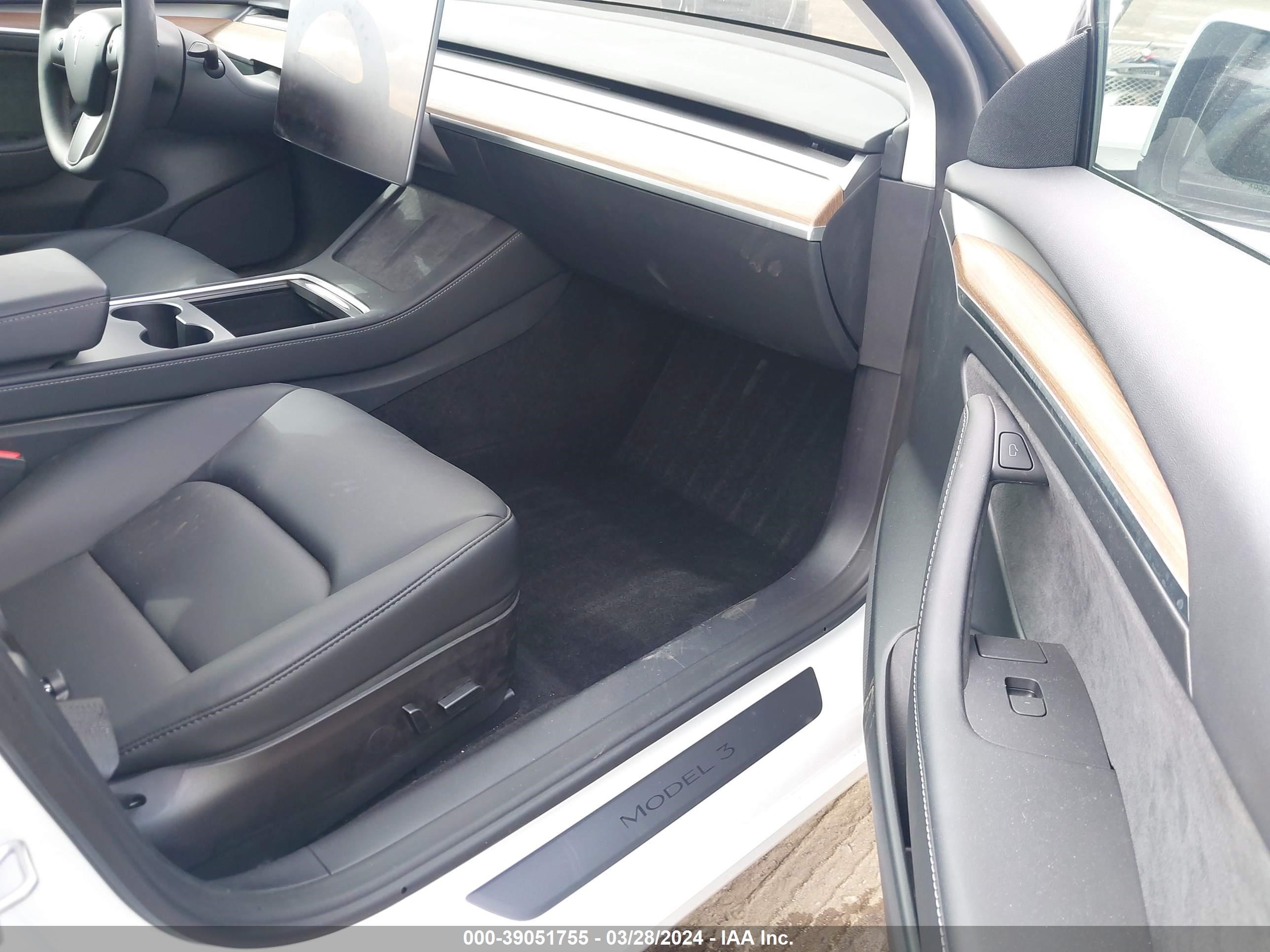 Photo 4 VIN: 5YJ3E1EA6PF417107 - TESLA MODEL 3 