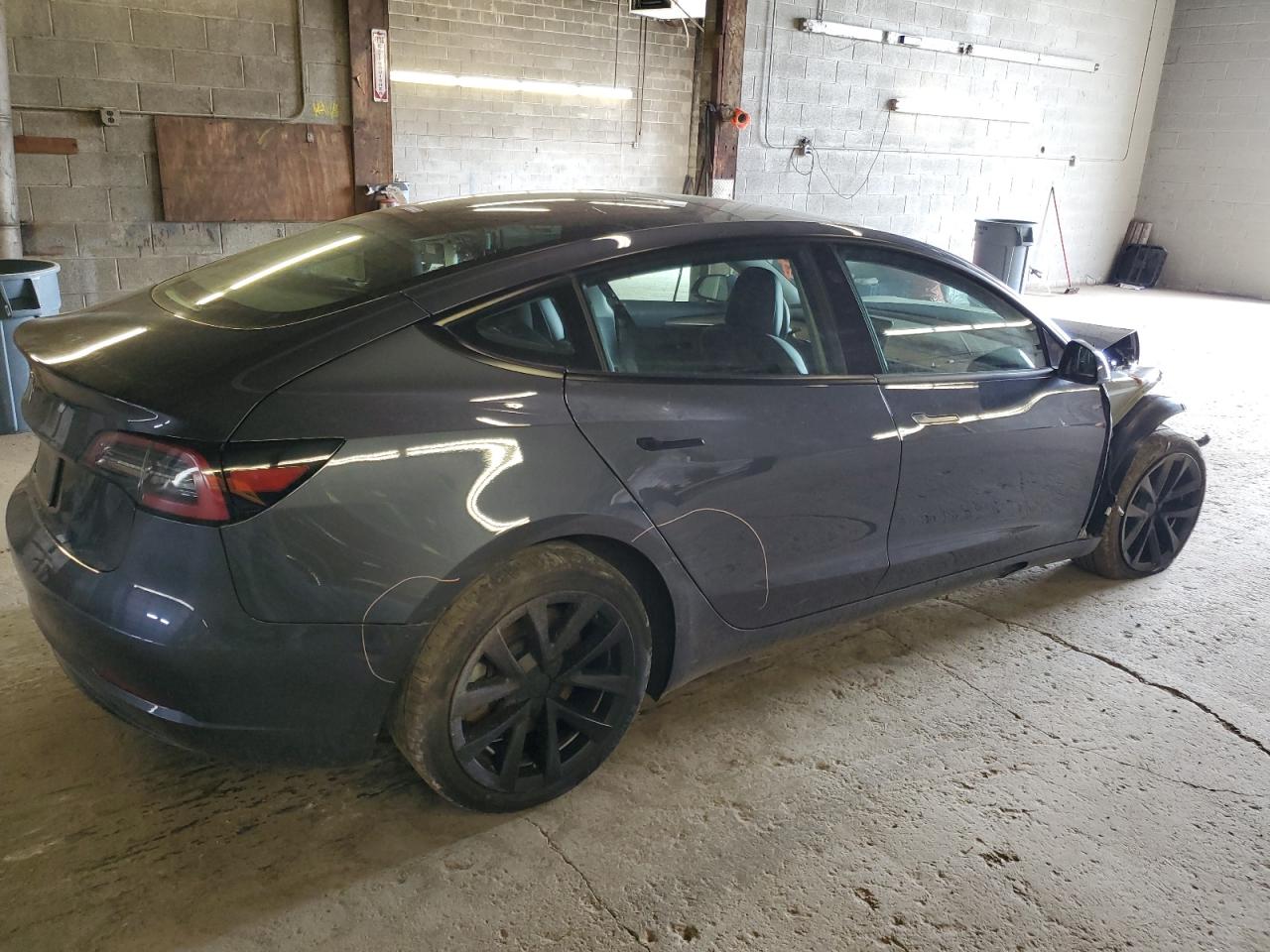 Photo 2 VIN: 5YJ3E1EA6PF428527 - TESLA MODEL 3 