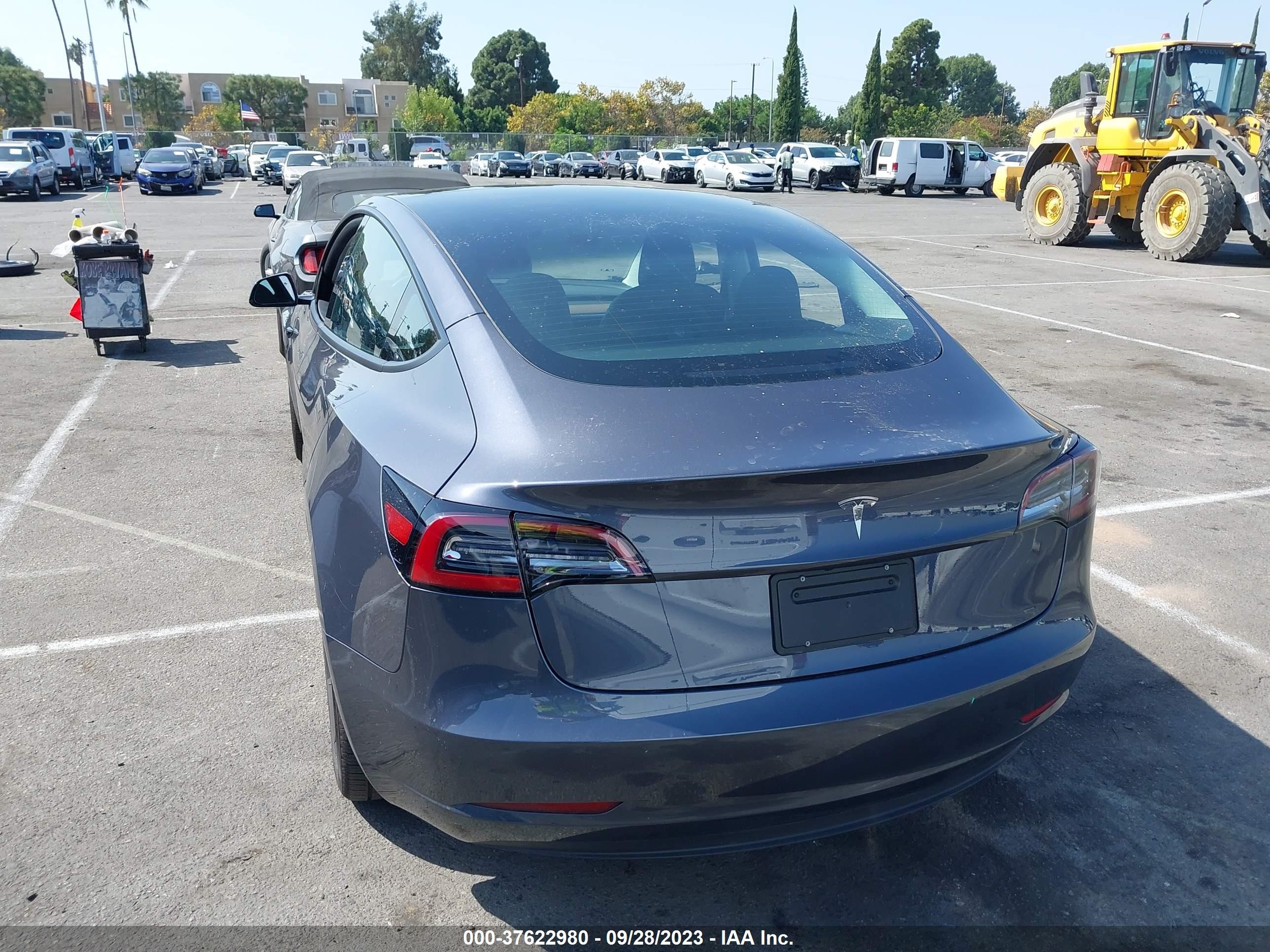 Photo 14 VIN: 5YJ3E1EA6PF432125 - TESLA MODEL 3 