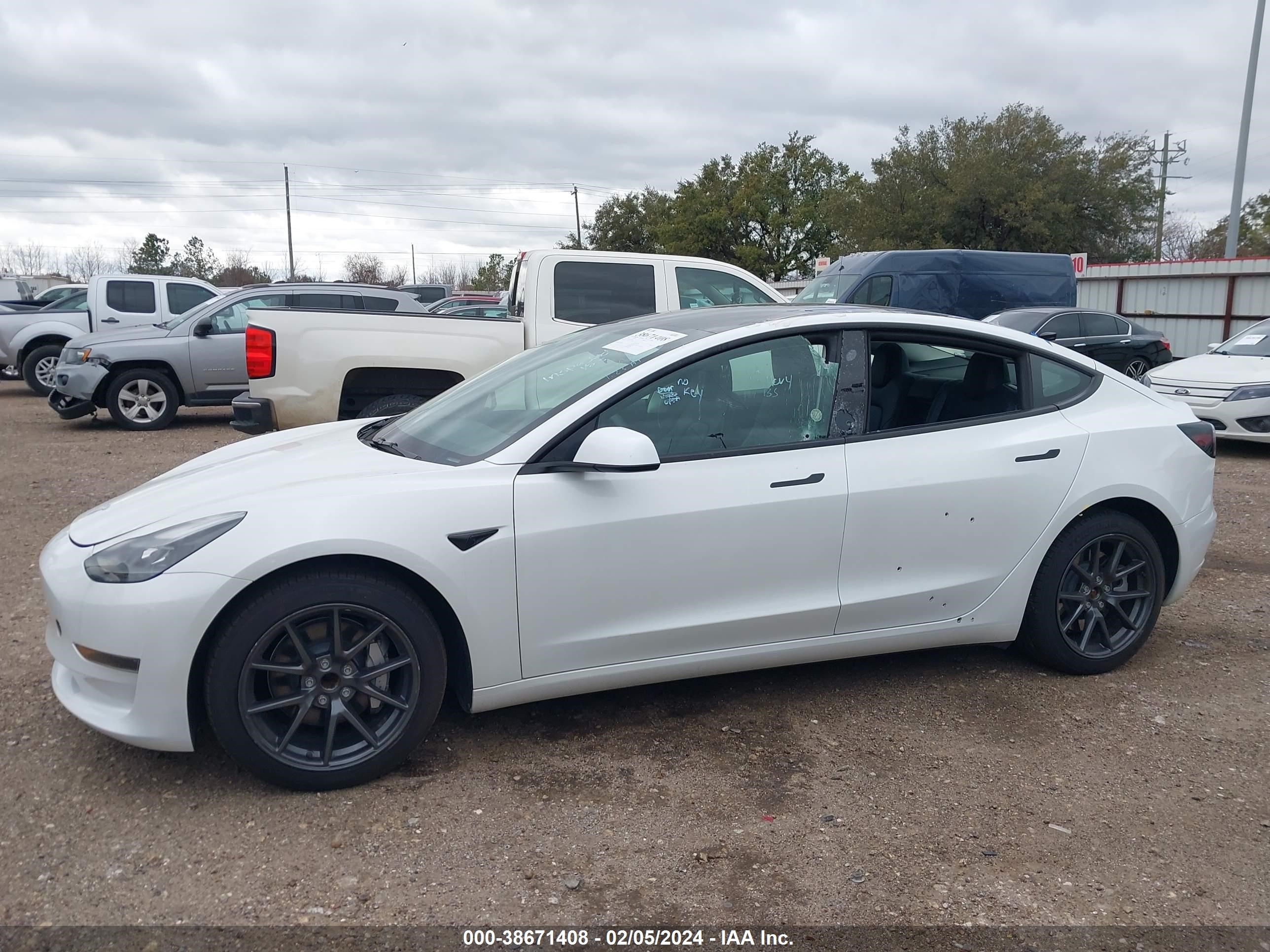 Photo 13 VIN: 5YJ3E1EA6PF437650 - TESLA MODEL 3 