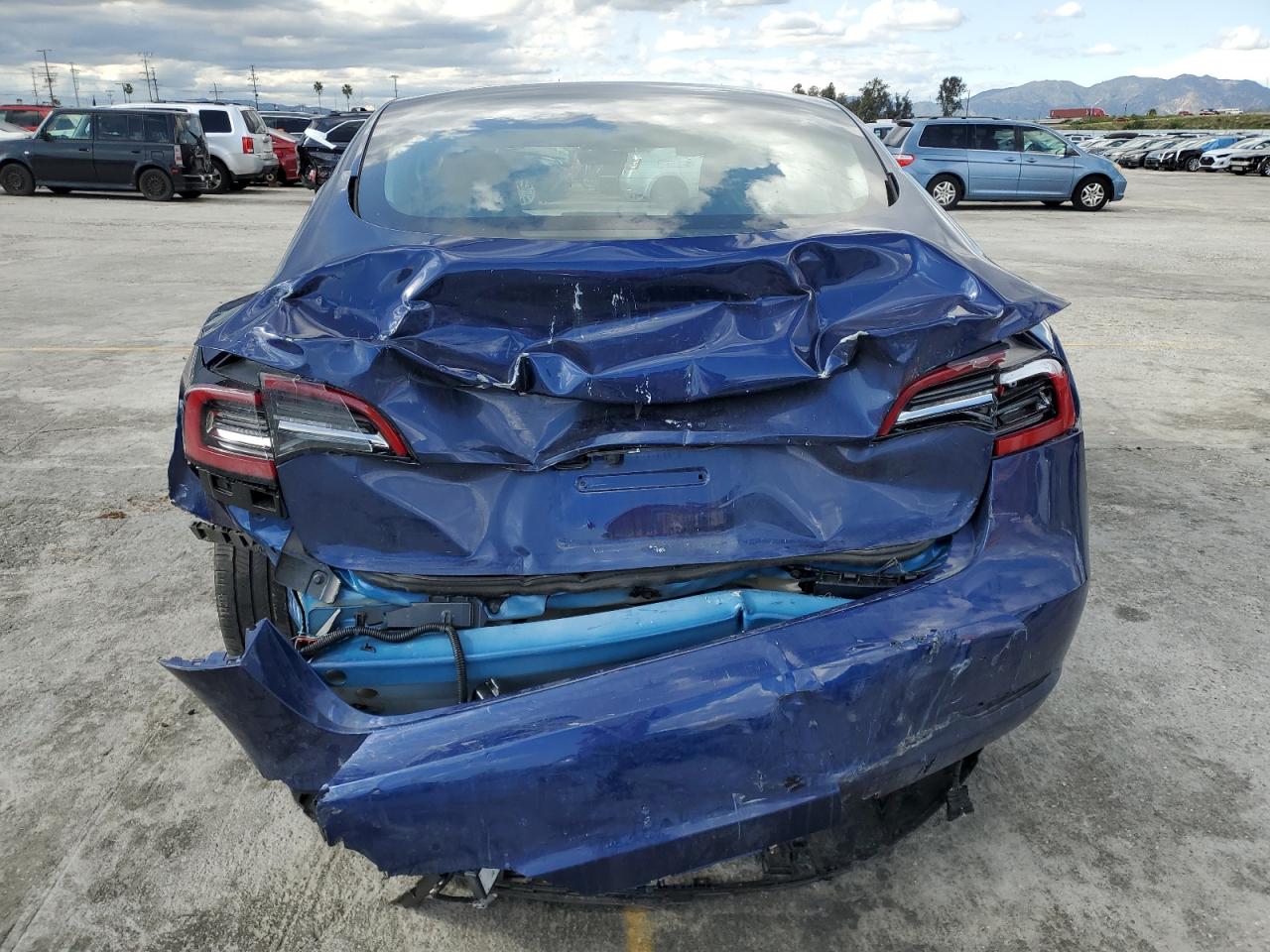 Photo 5 VIN: 5YJ3E1EA6PF565998 - TESLA MODEL 3 