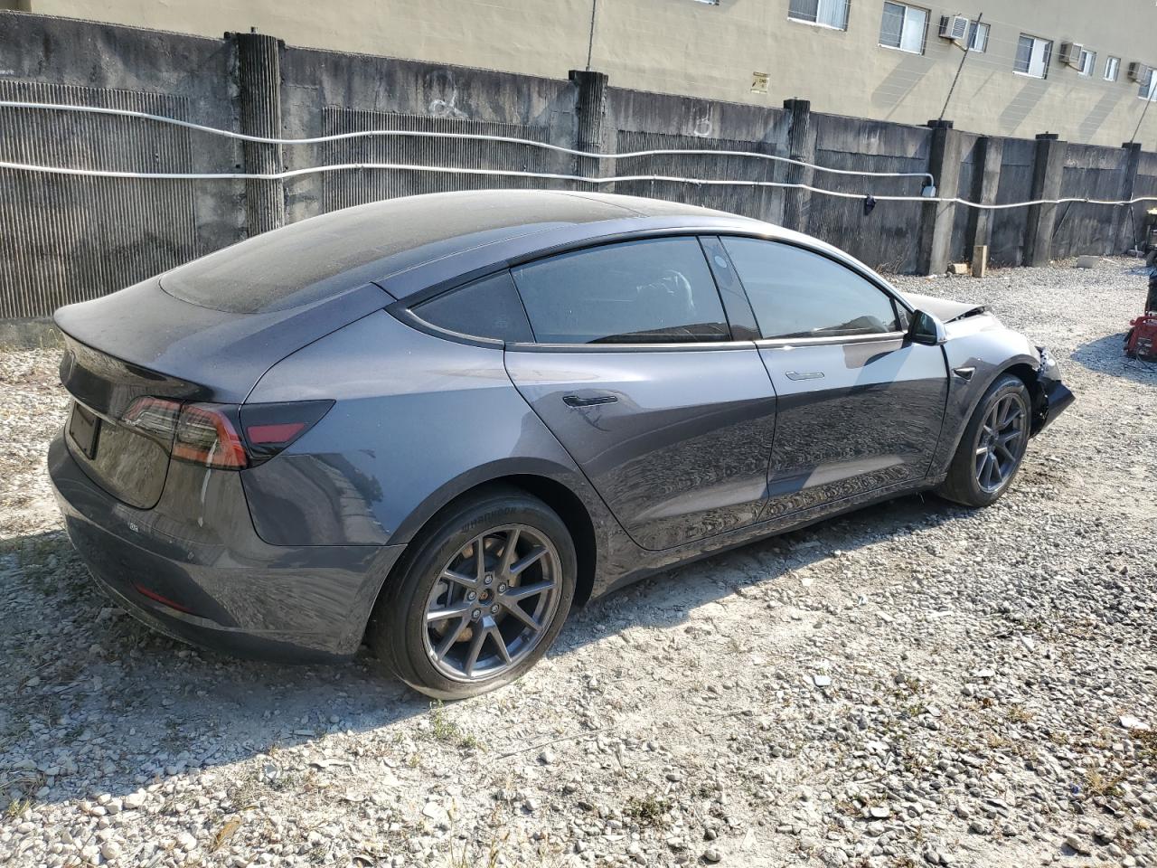 Photo 2 VIN: 5YJ3E1EA6PF651375 - TESLA MODEL 3 