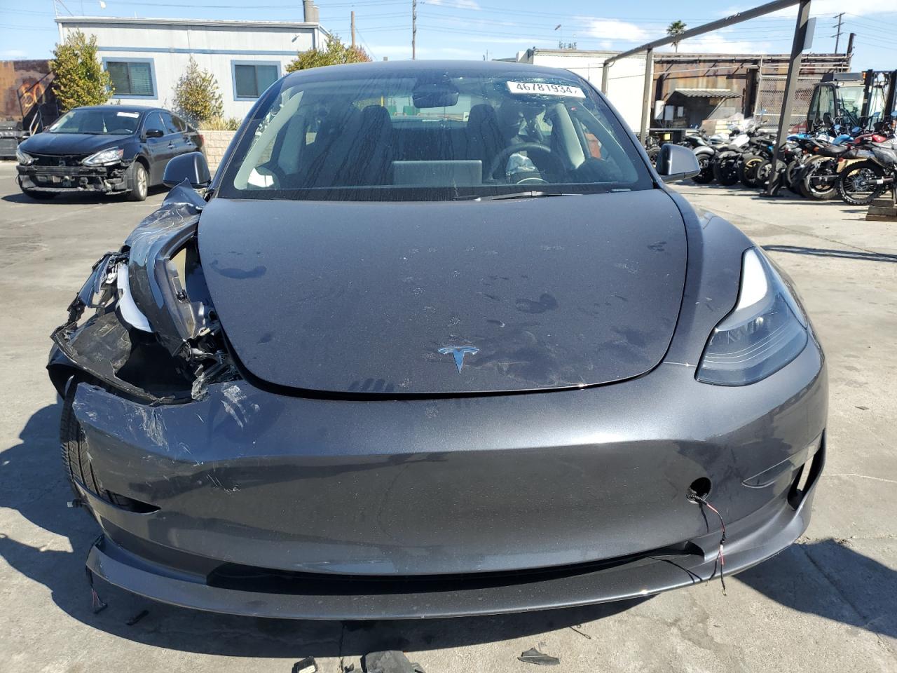 Photo 4 VIN: 5YJ3E1EA6PF694825 - TESLA MODEL 3 