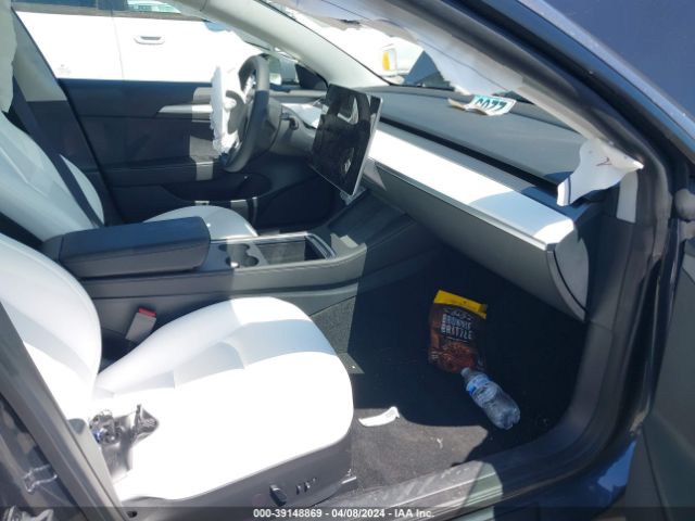 Photo 4 VIN: 5YJ3E1EA6PF711946 - TESLA MODEL 3 