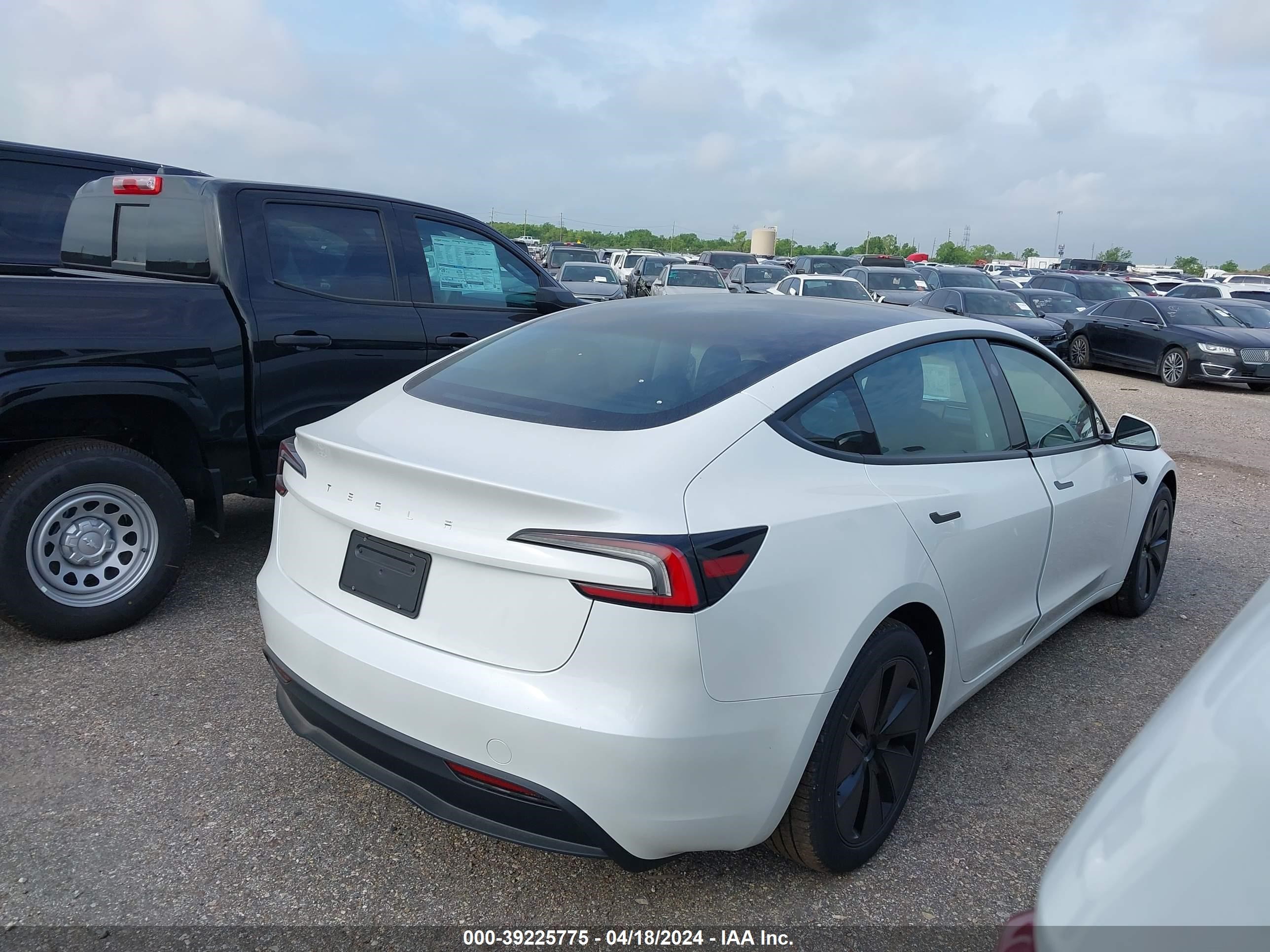 Photo 3 VIN: 5YJ3E1EA6RF724442 - TESLA MODEL 3 