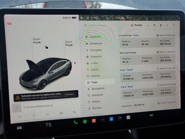 Photo 8 VIN: 5YJ3E1EA7JF036664 - TESLA MODEL 3 