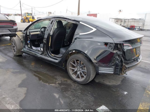 Photo 2 VIN: 5YJ3E1EA7JF040973 - TESLA MODEL 3 