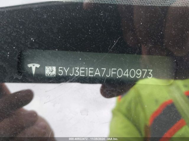 Photo 8 VIN: 5YJ3E1EA7JF040973 - TESLA MODEL 3 