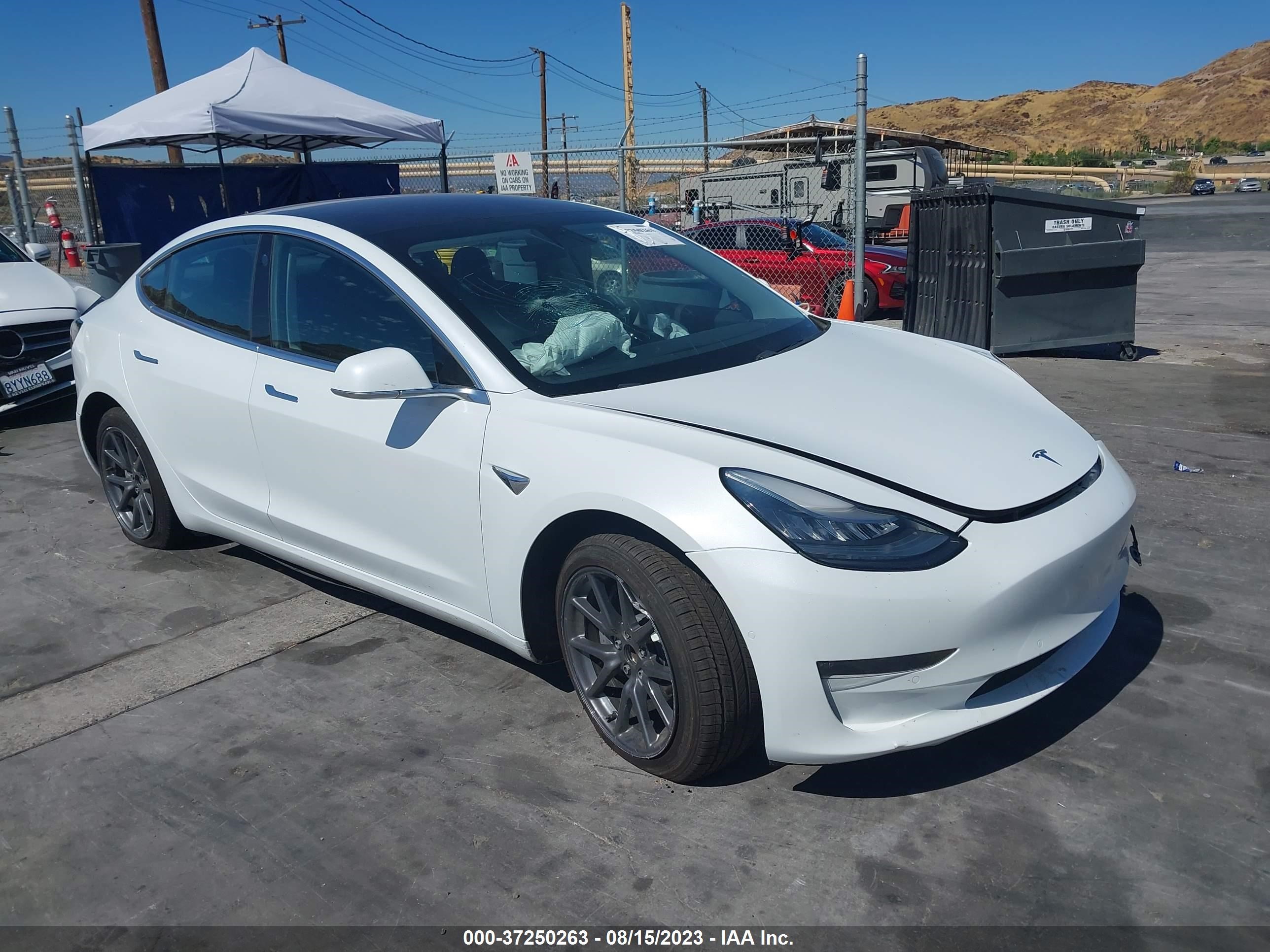 Photo 0 VIN: 5YJ3E1EA7JF046207 - TESLA MODEL 3 