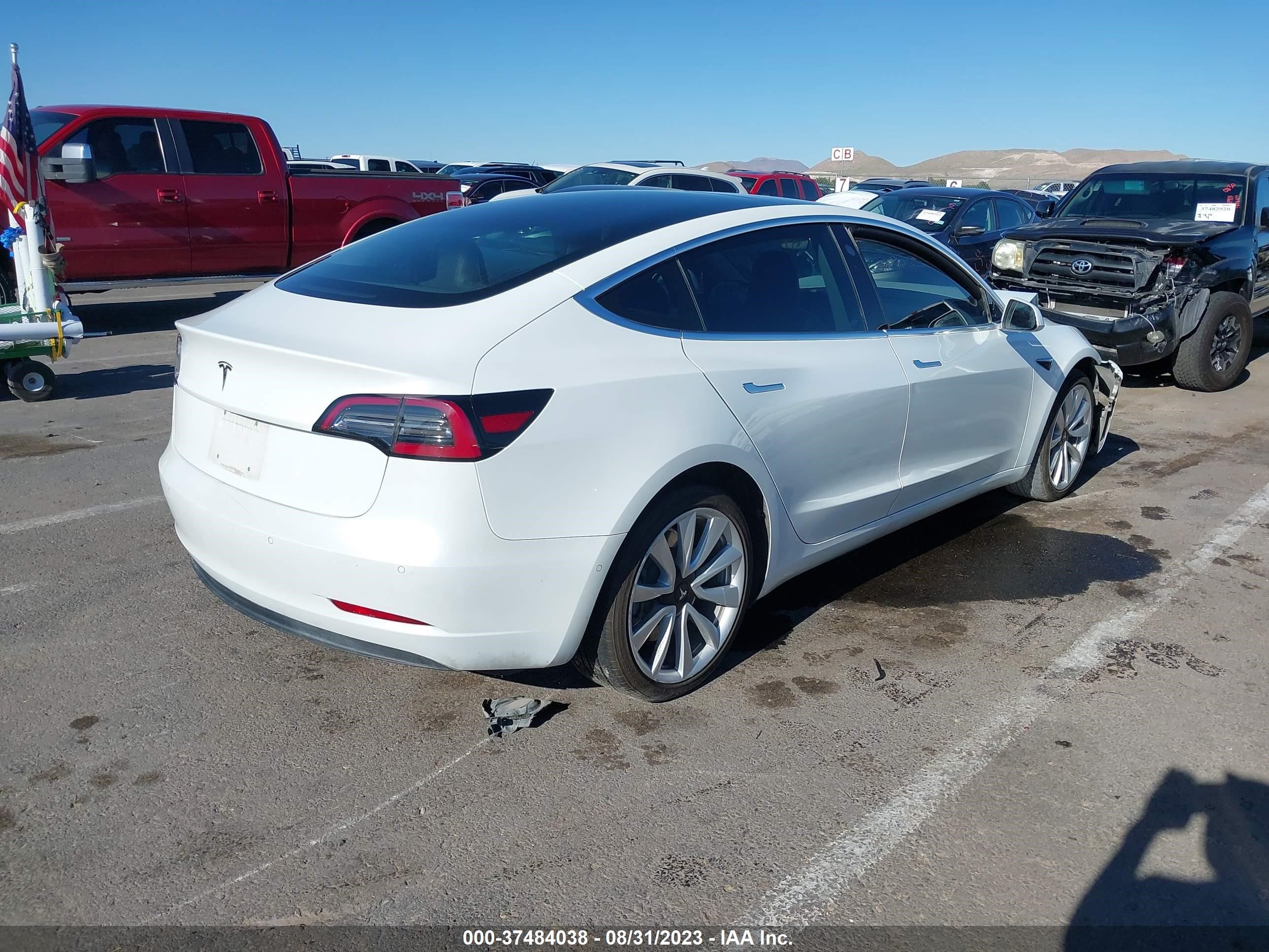 Photo 3 VIN: 5YJ3E1EA7JF126476 - TESLA MODEL 3 